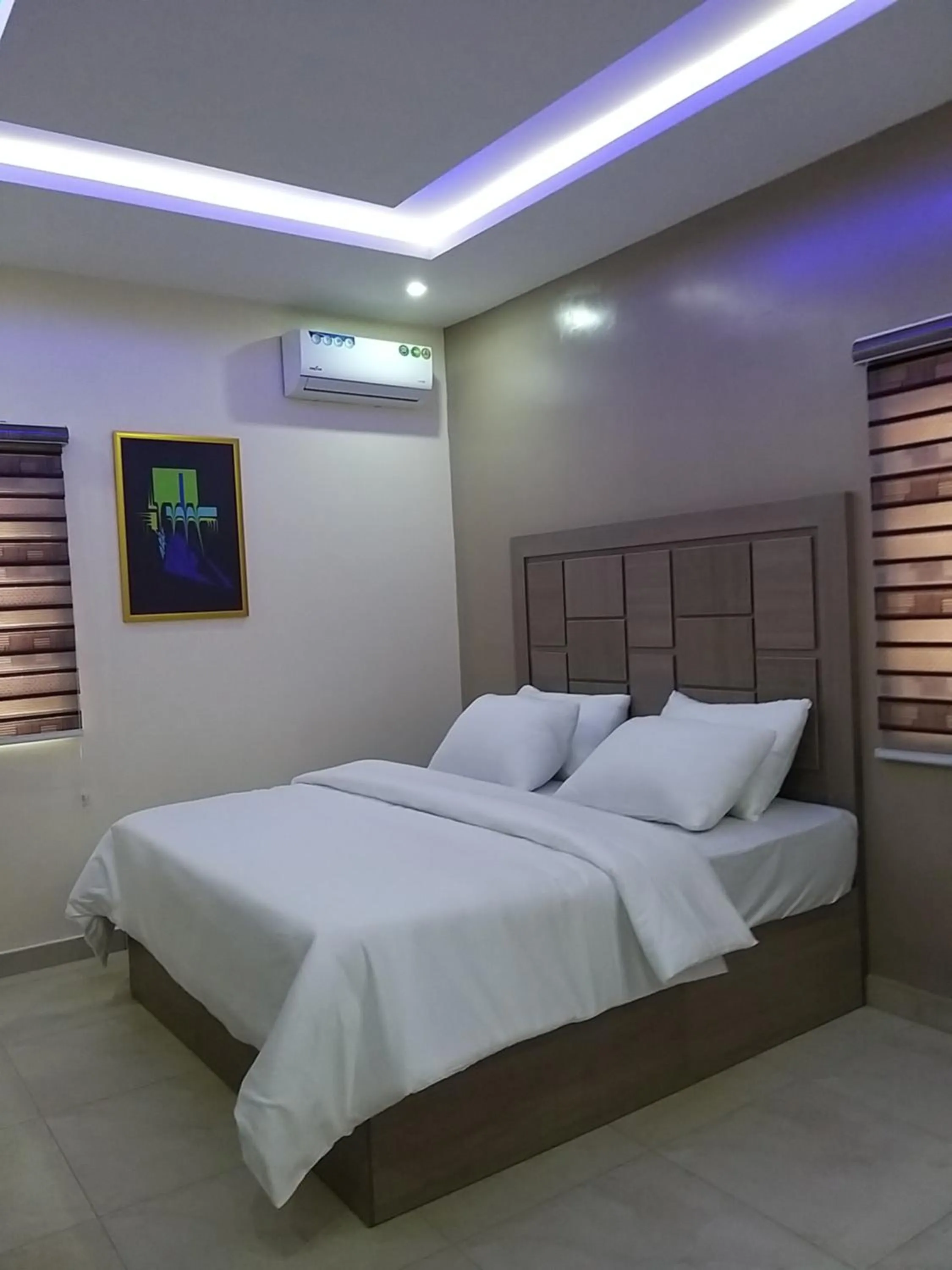 MITOS LUXURY SUITES (BODE THOMAS)