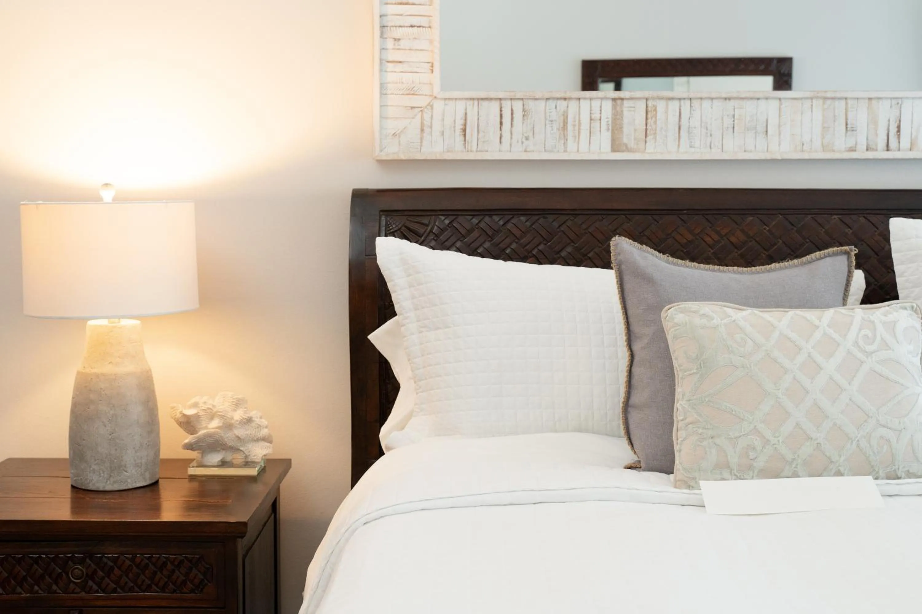 Bed in Villa Montaña Beach Resort