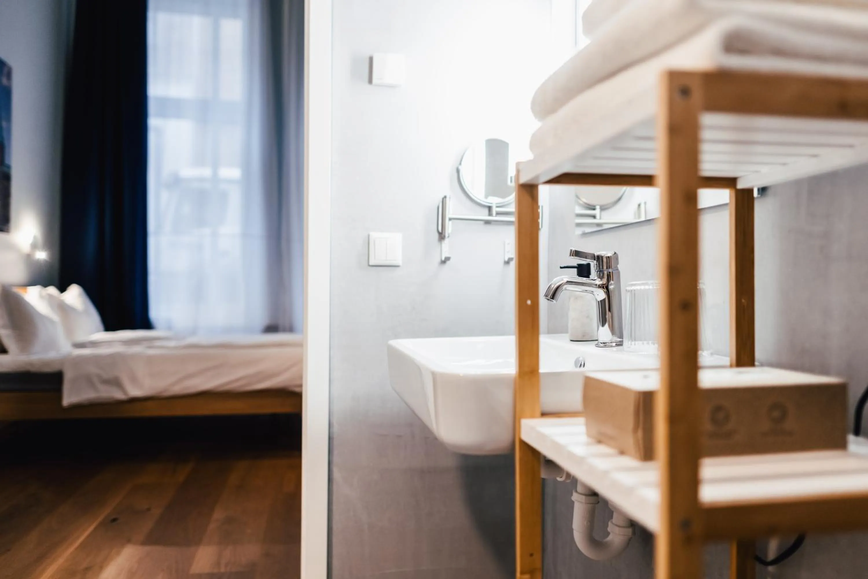 Bathroom, Bed in The Layhead B&B