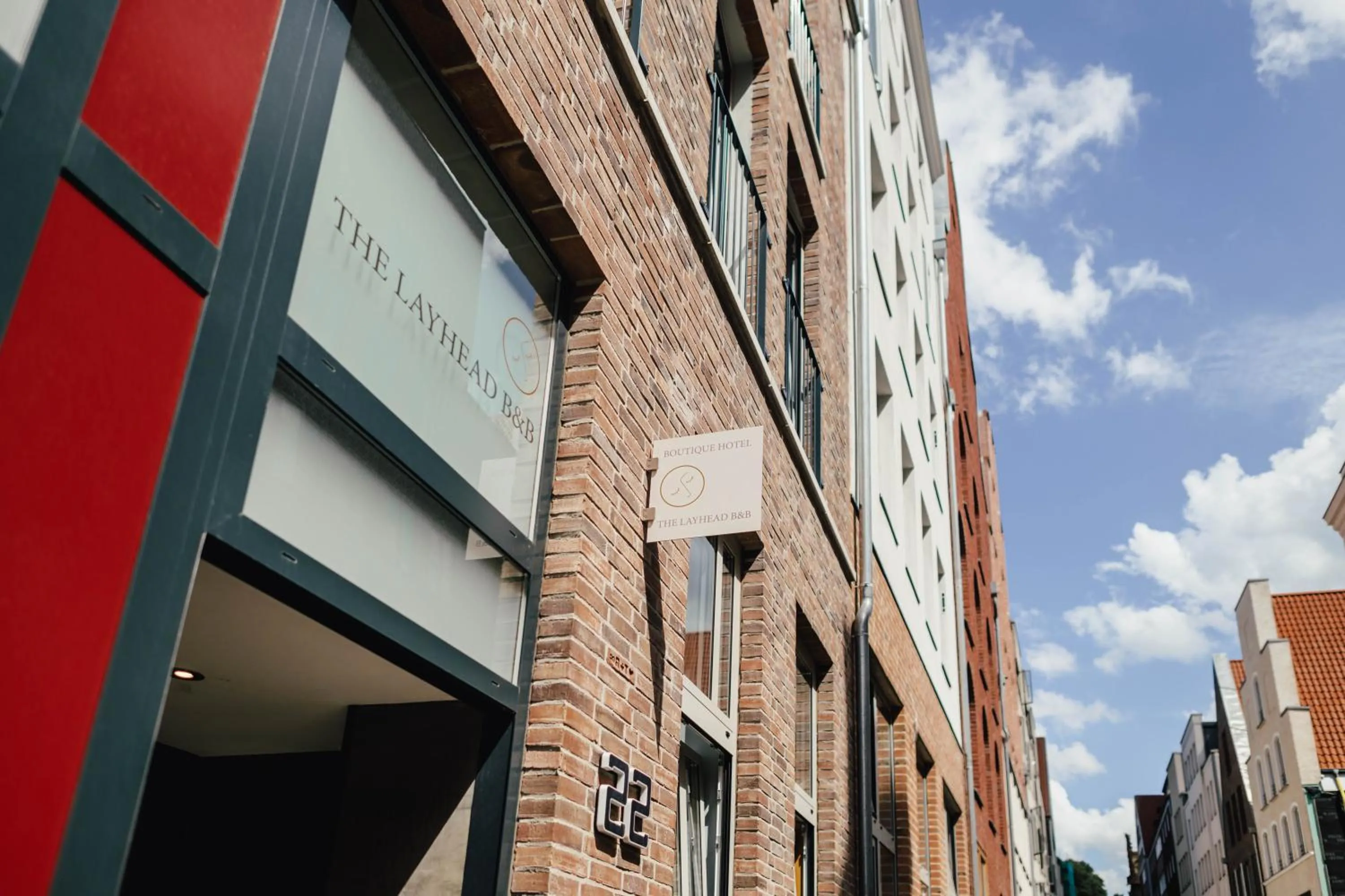 Facade/entrance in The Layhead B&B