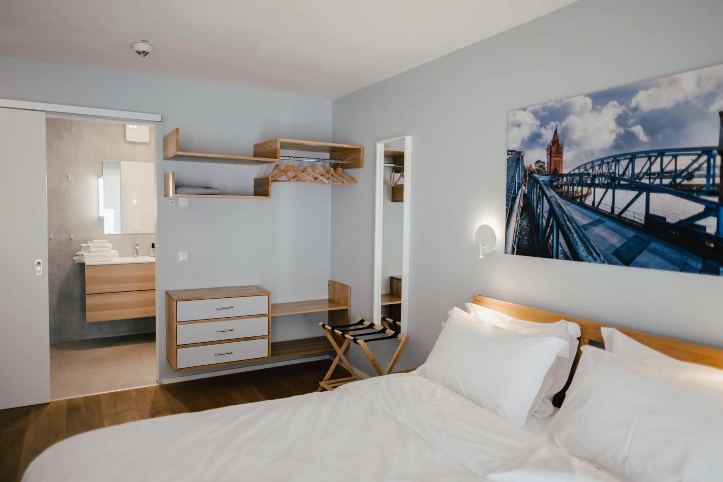 Photo of the whole room, Bed in The Layhead B&B