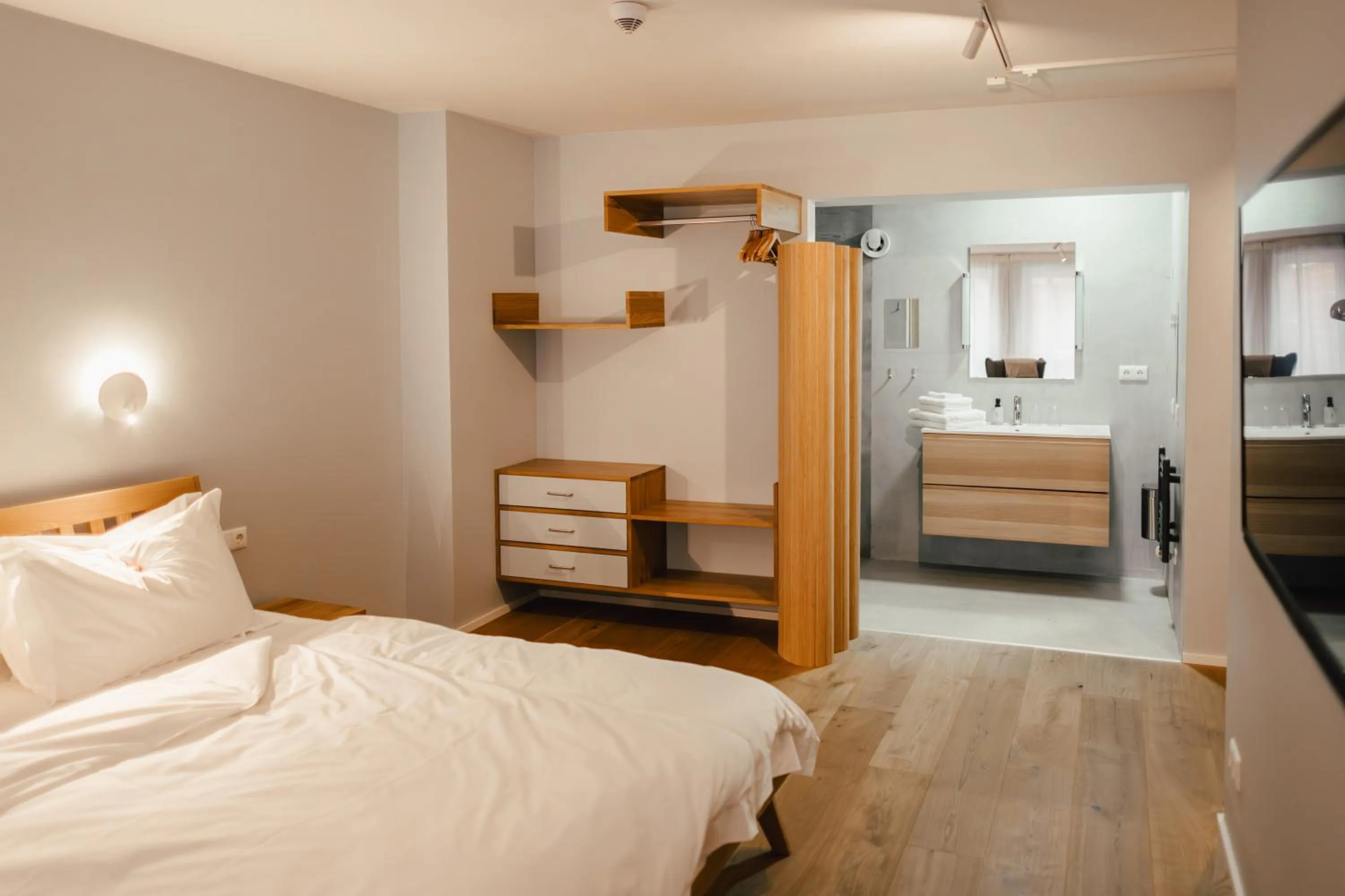 Bathroom, Bed in The Layhead B&B