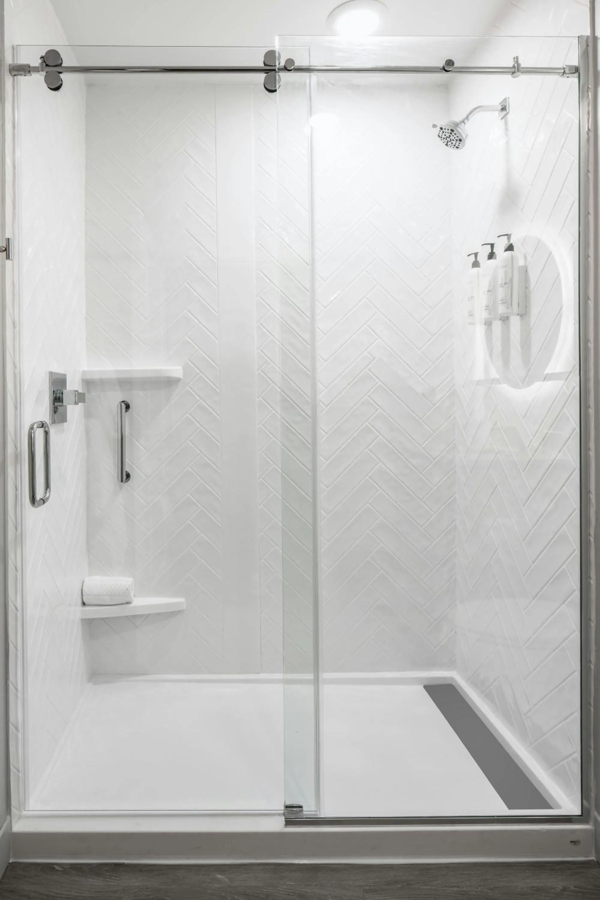 Bathroom in TownePlace Suites by Marriott Oconomowoc