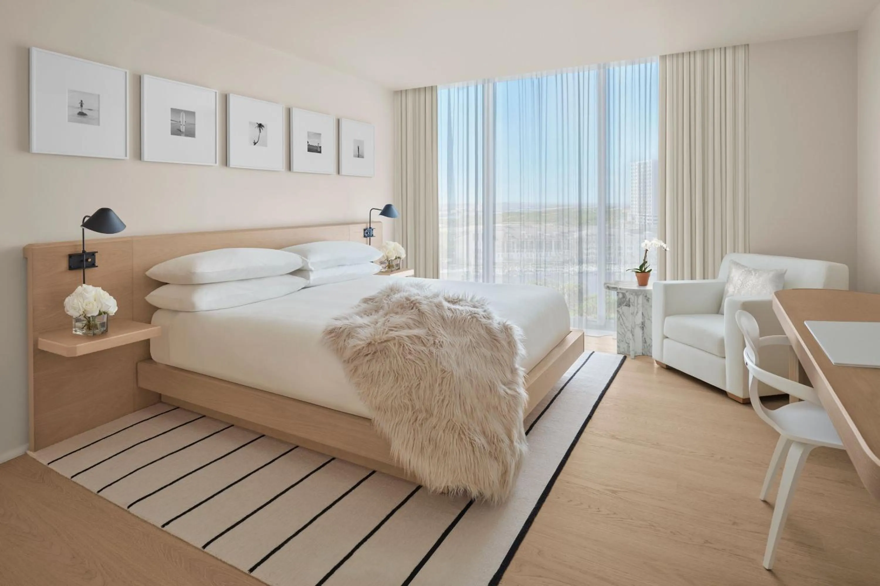 Bedroom, Bed in The Tampa EDITION