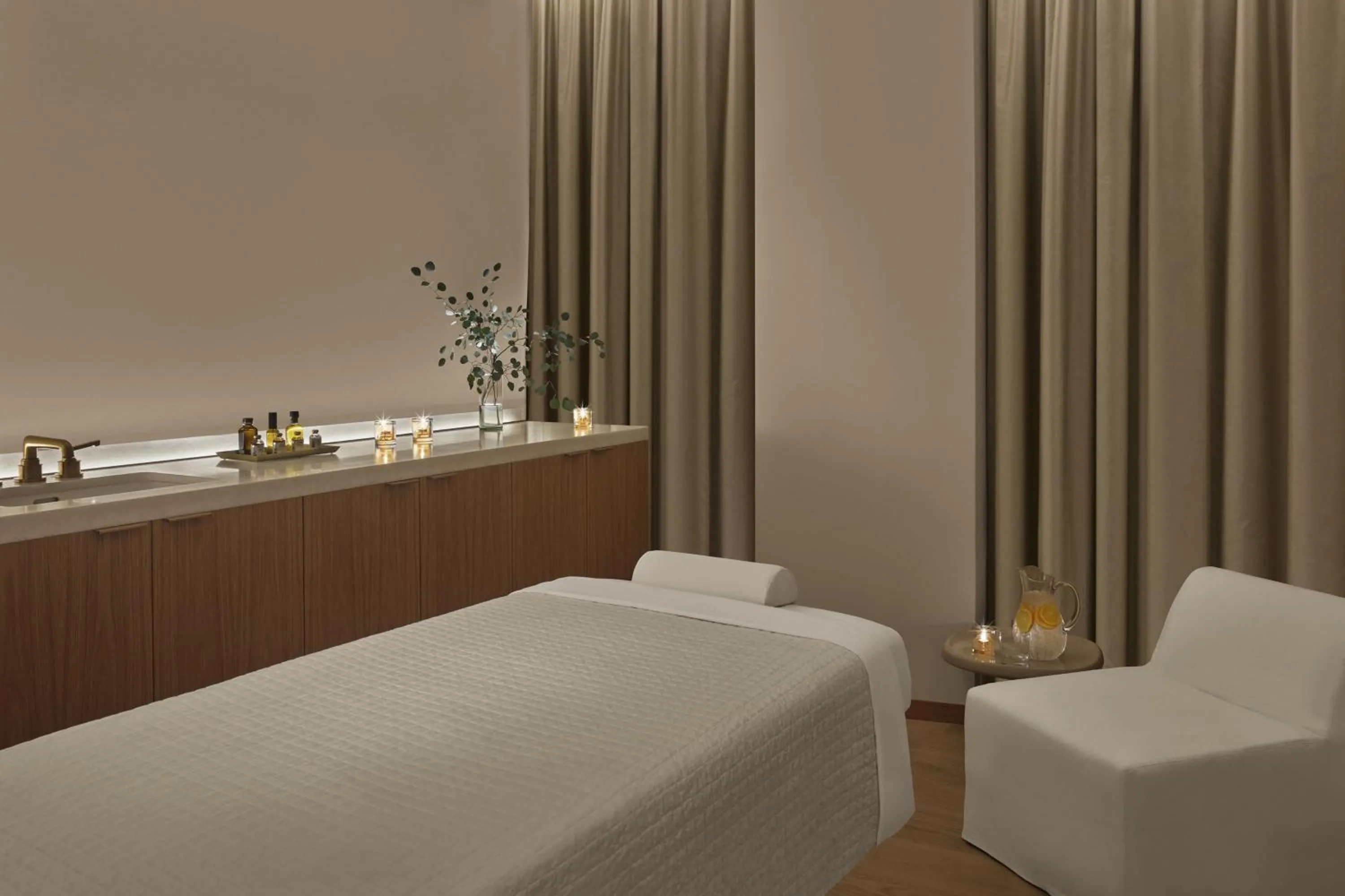 Spa and wellness centre/facilities in The Tampa EDITION