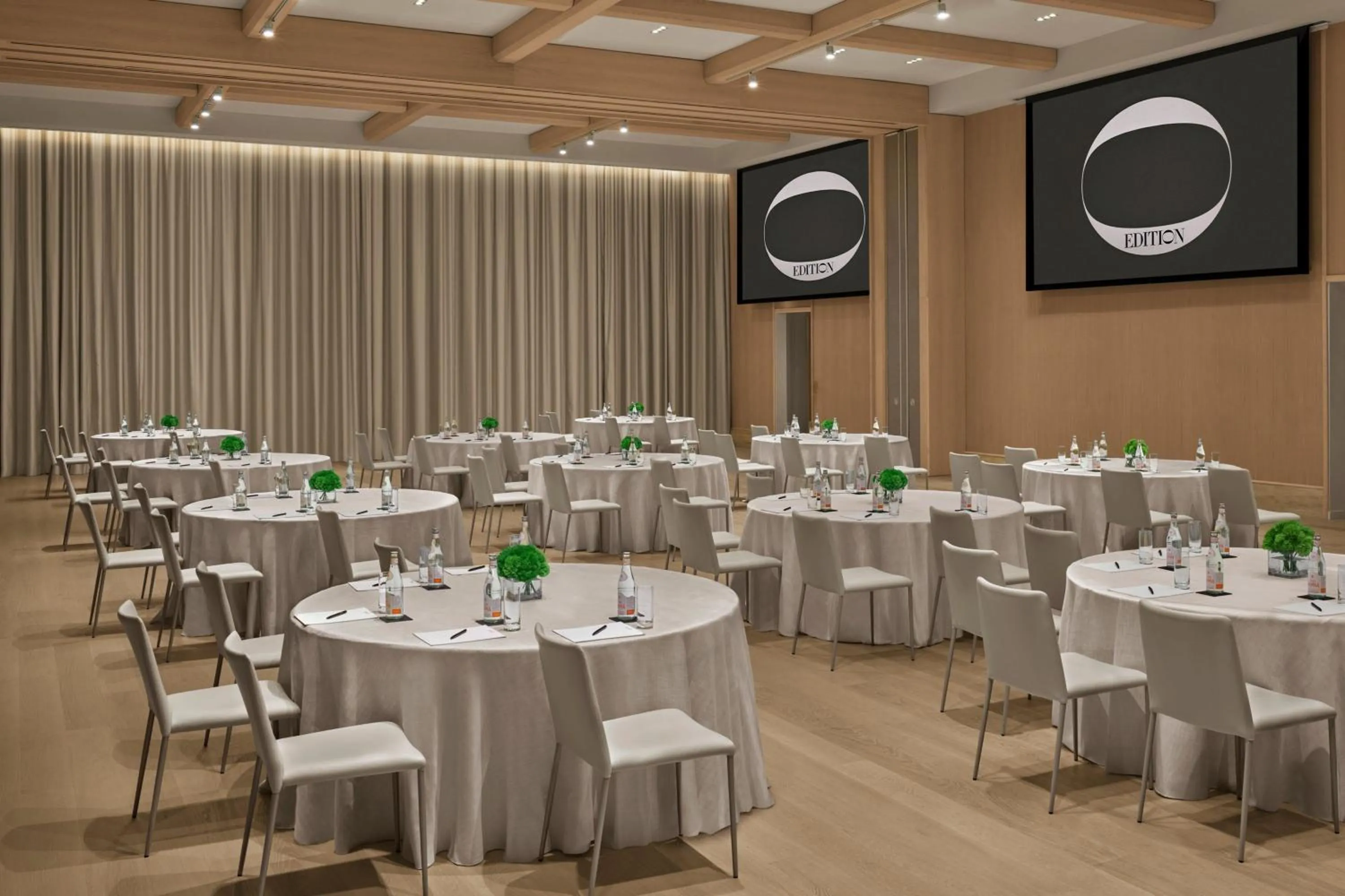 Meeting/conference room in The Tampa EDITION