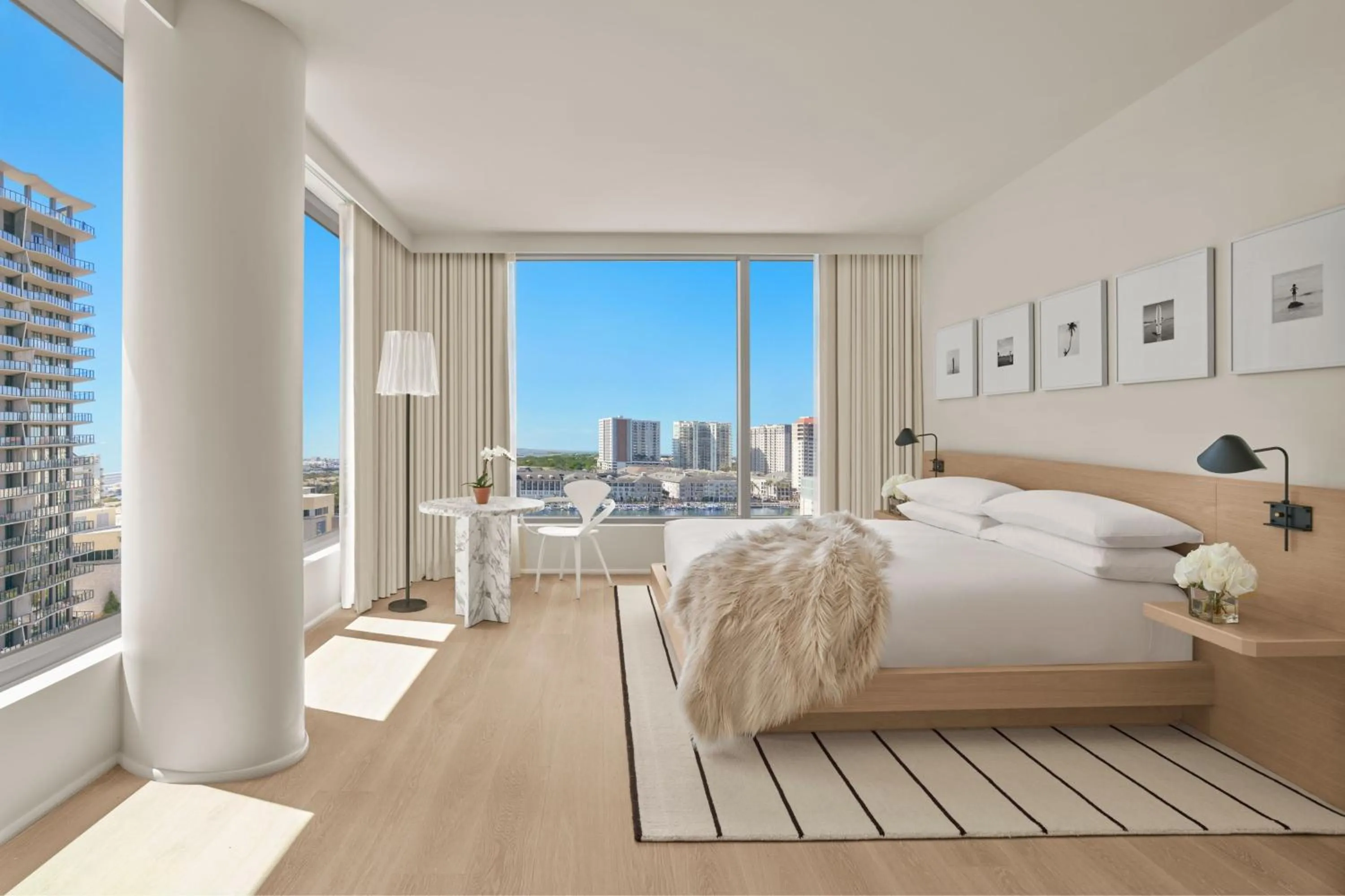 Bedroom, Bed in The Tampa EDITION