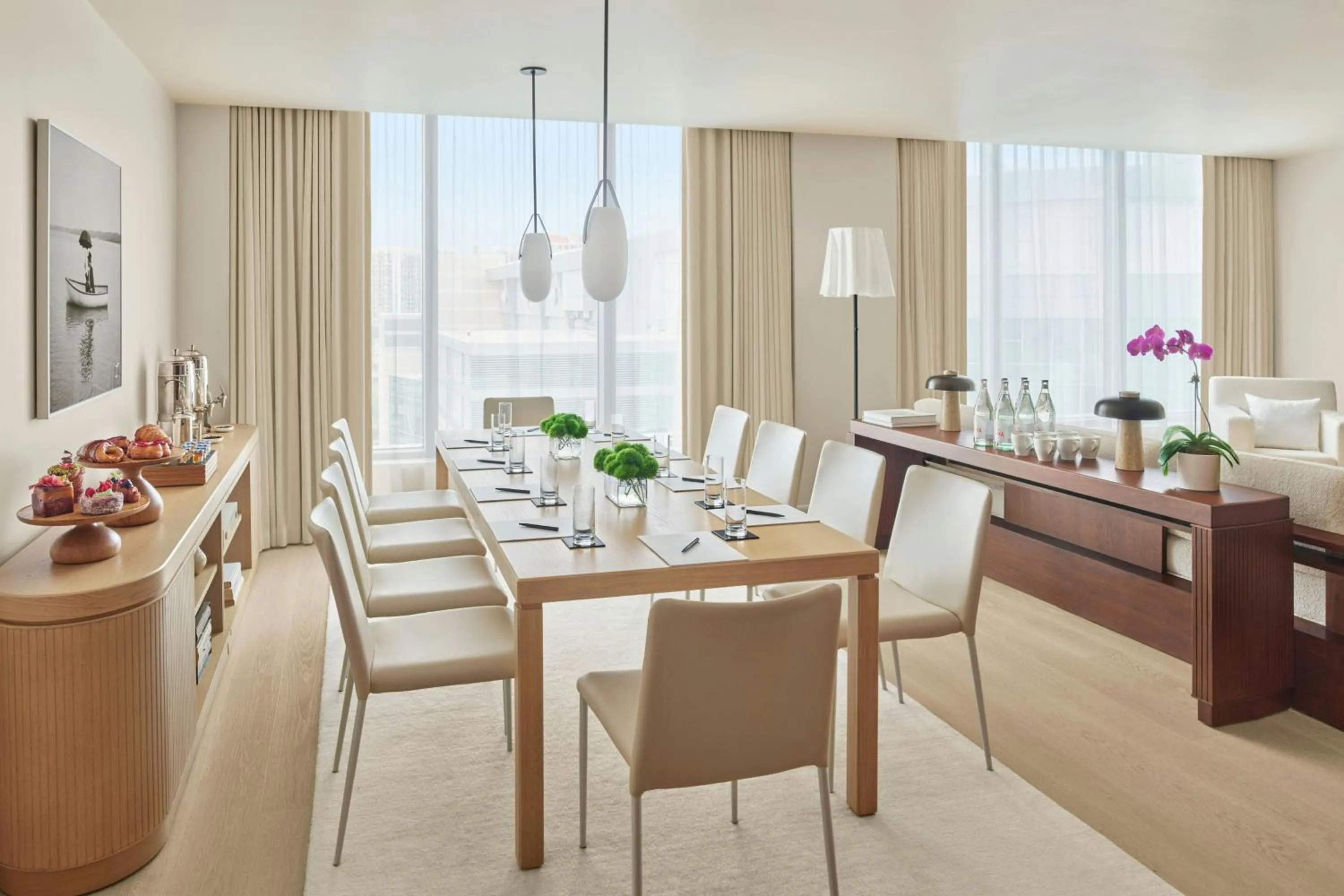 Meeting/conference room in The Tampa EDITION