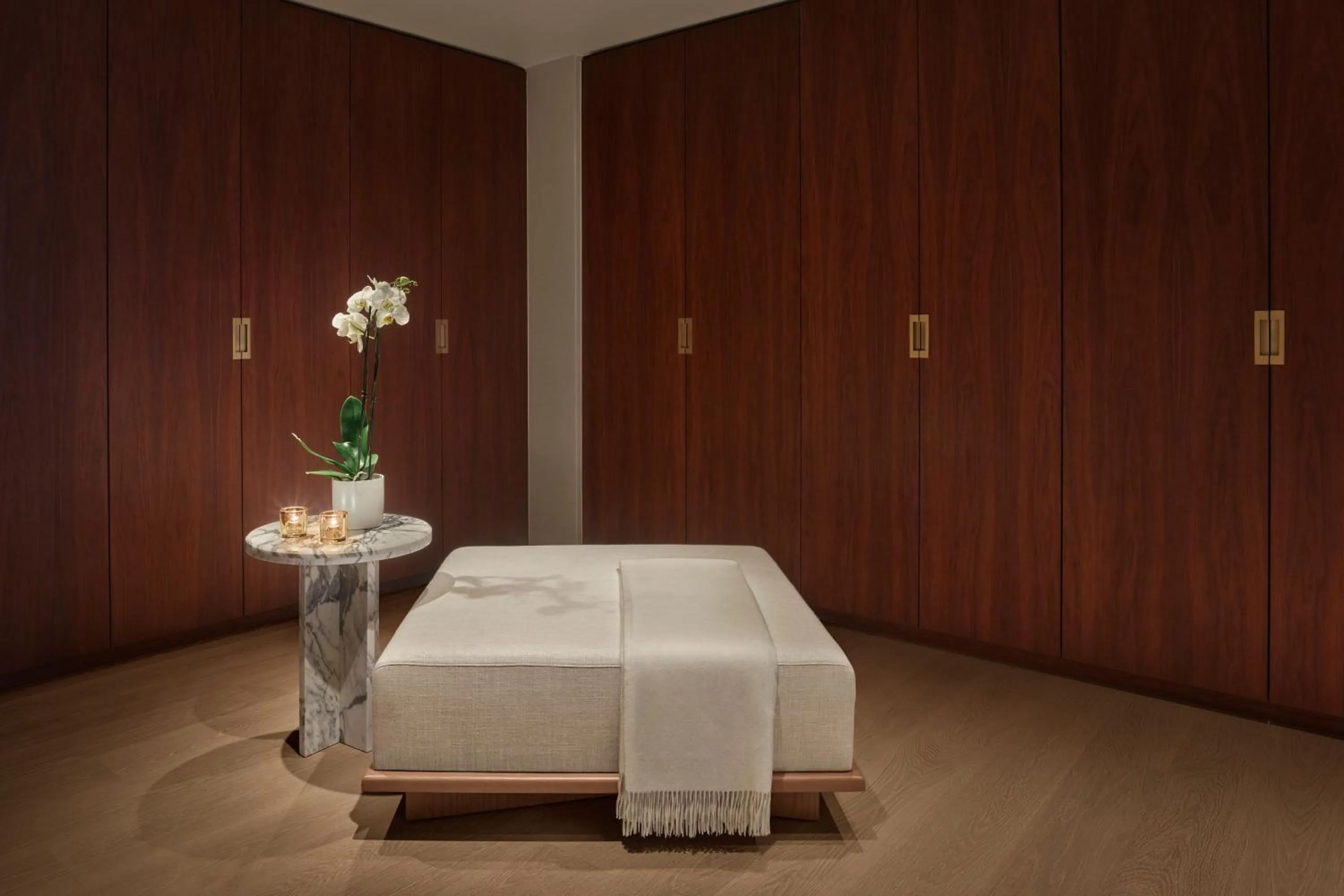 Photo of the whole room, Bed in The Tampa EDITION