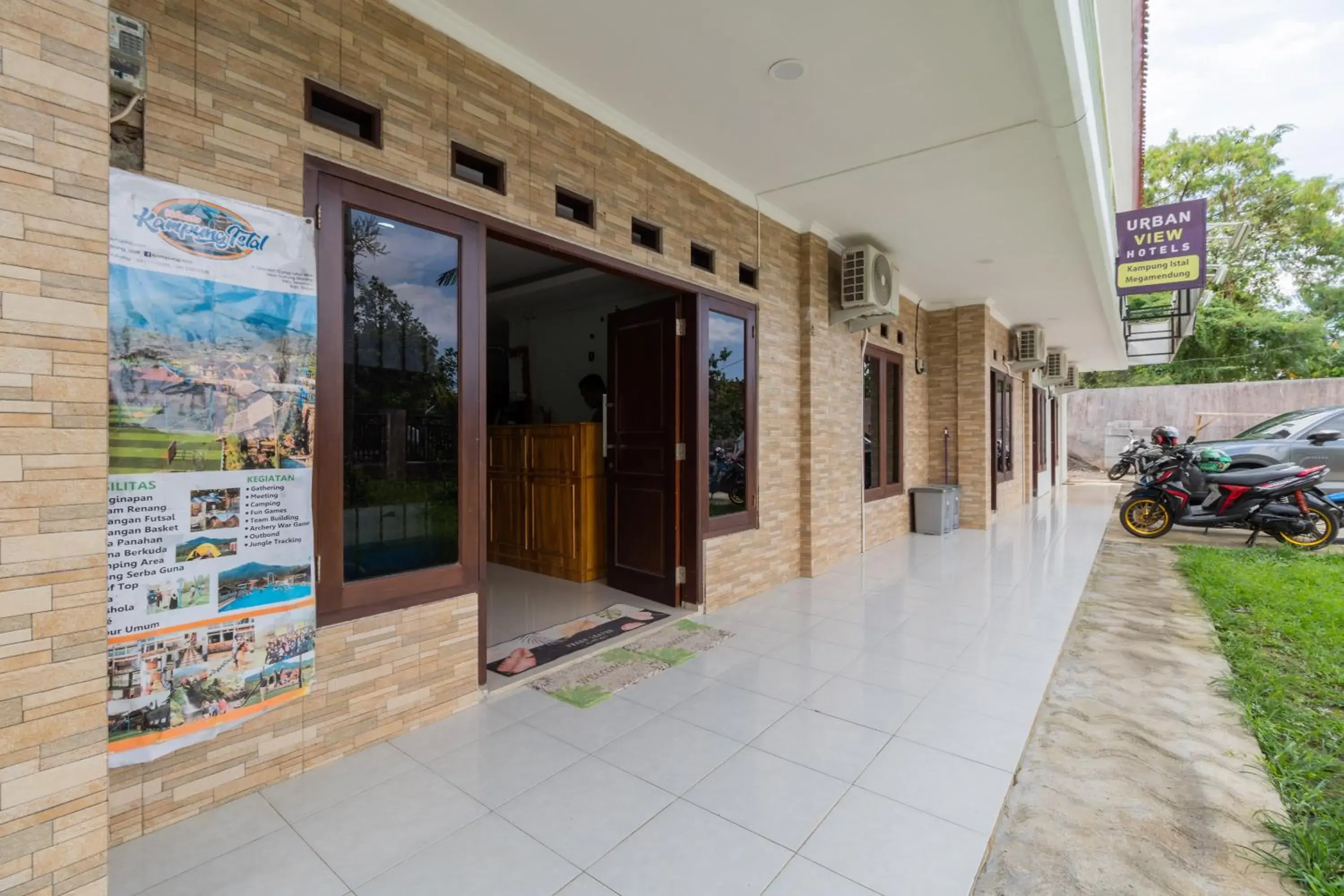 Property building in Urbanview Hotel Kampung Istal Megamendung Puncak by RedDoorz Property building in Urbanview Hotel Kampung Istal Megamendung Puncak by RedDoorz