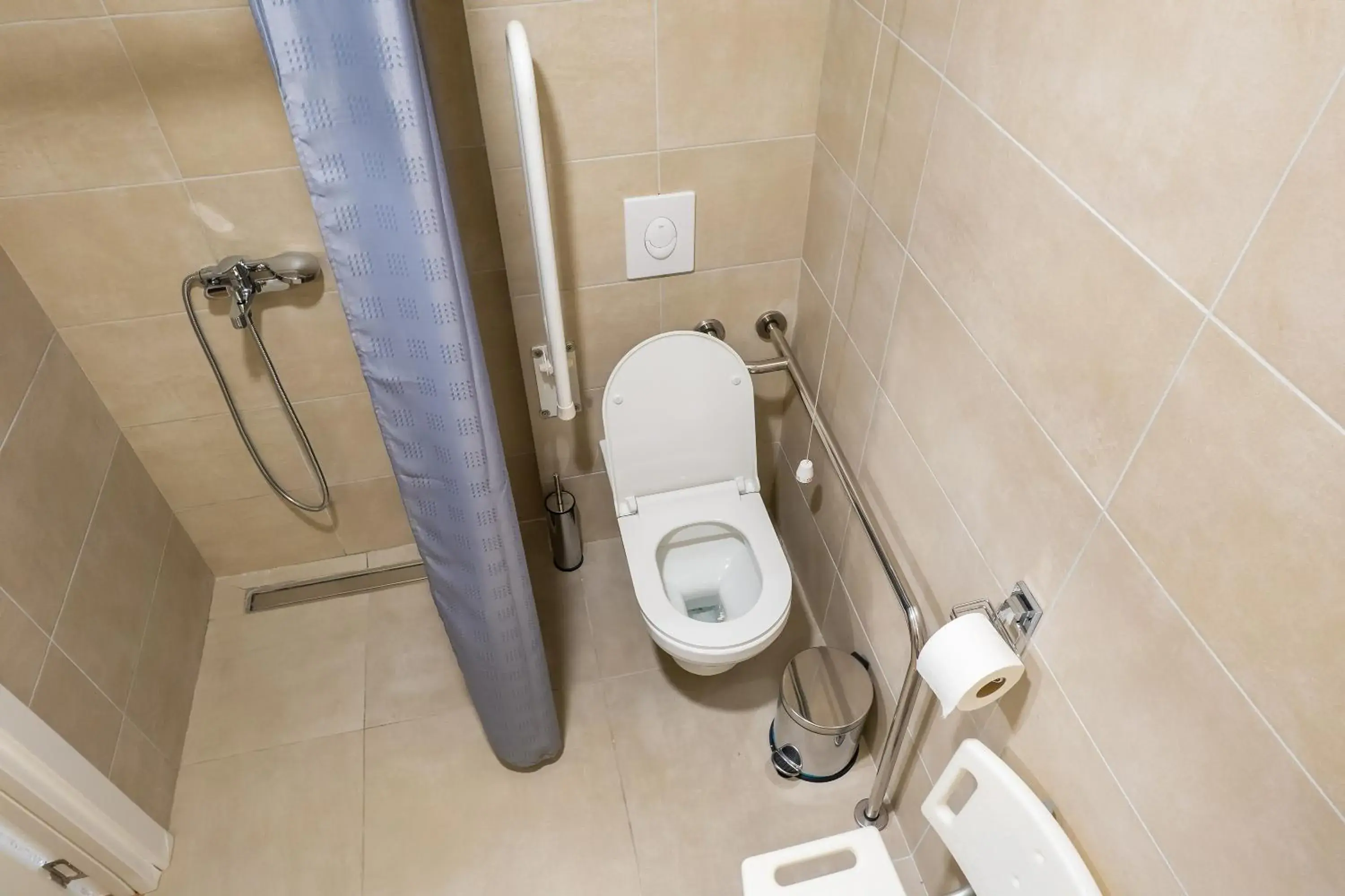 Twin Room - Disability Access in Hotel Verde Twin Room - Disability Access in Hotel Verde