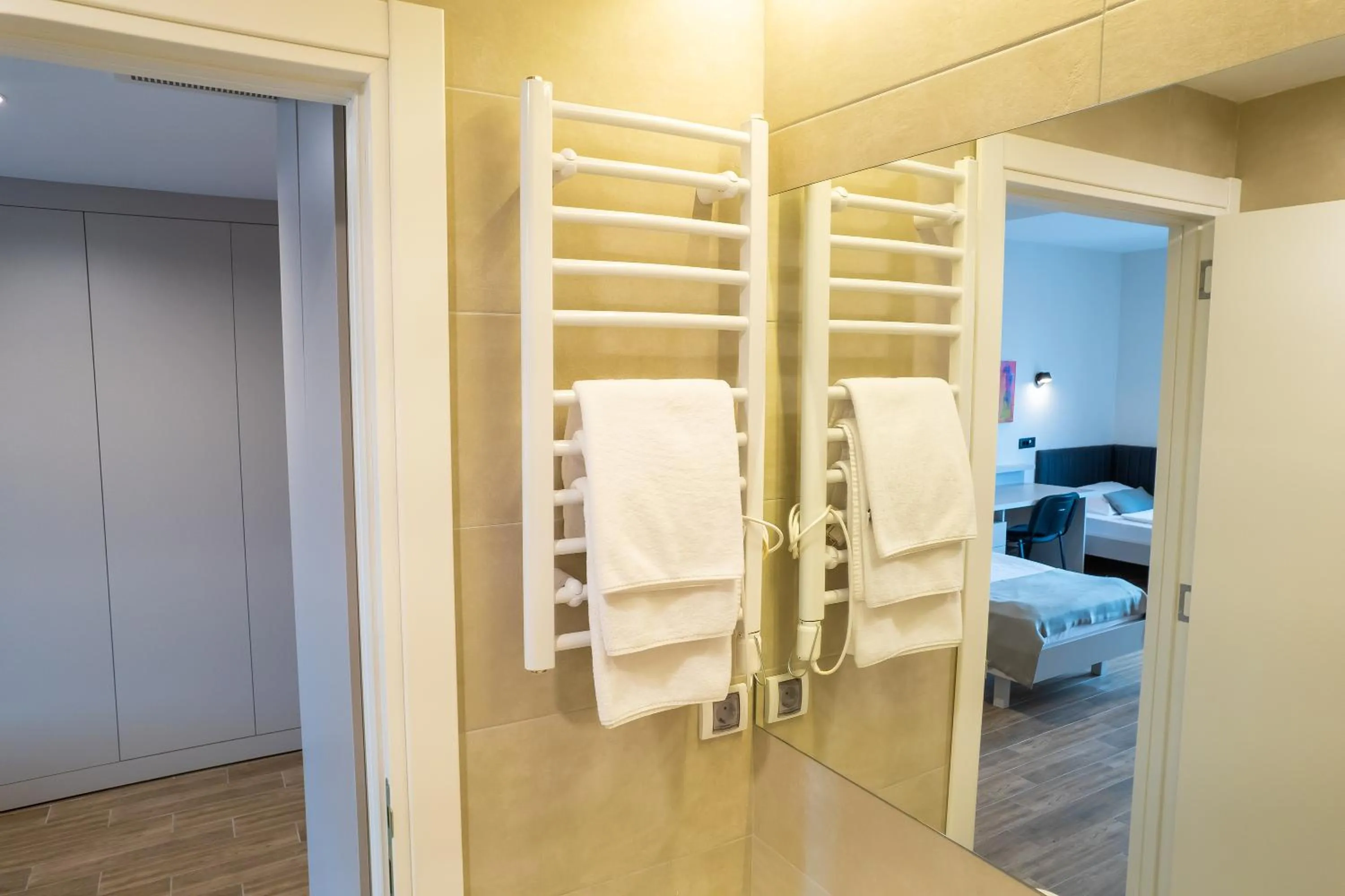 Bathroom, Bed in Hotel Verde