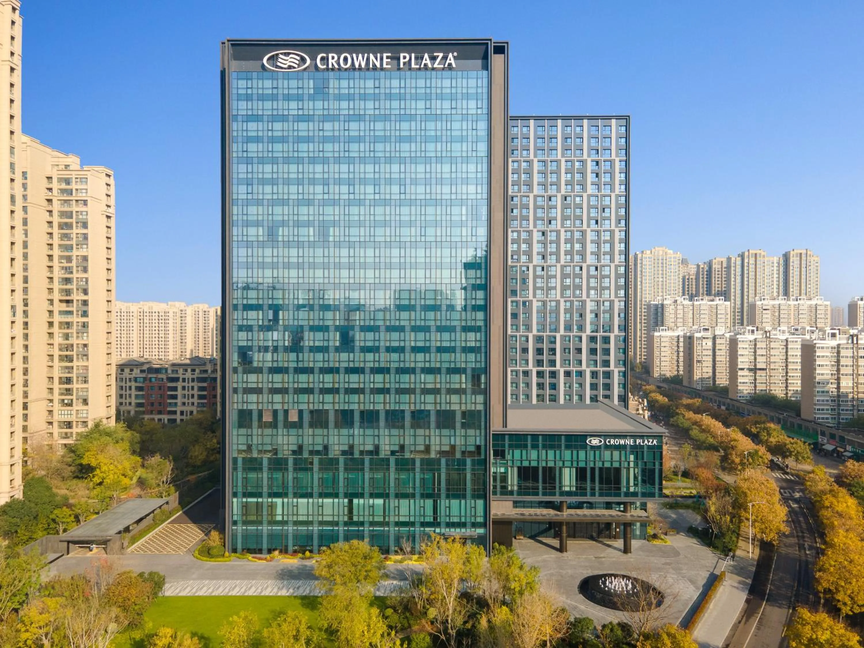 Property building in Crowne Plaza Zhengzhou High Tech Zone by IHG