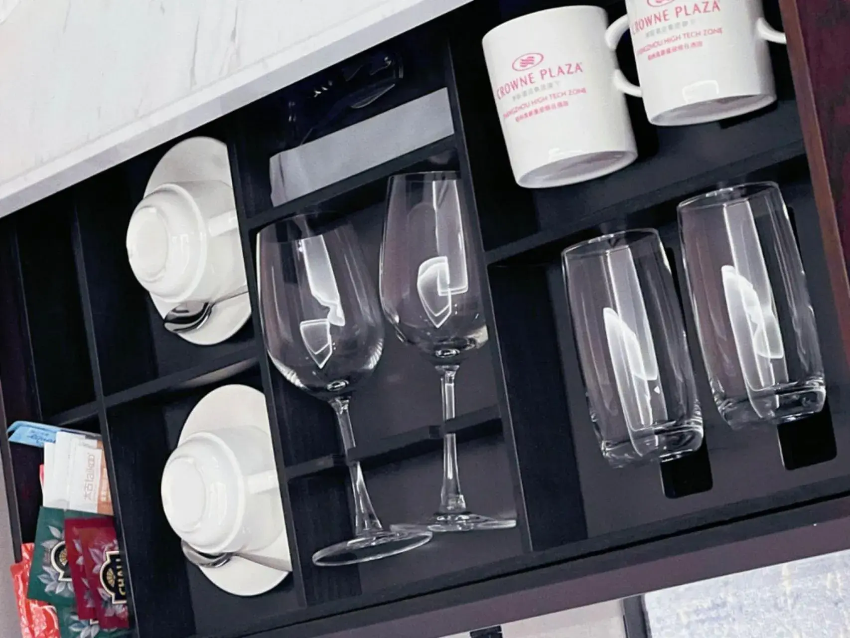 One-Bedroom Suite Lounge Access in Crowne Plaza Zhengzhou High Tech Zone by IHG One-Bedroom Suite Lounge Access in Crowne Plaza Zhengzhou High Tech Zone by IHG