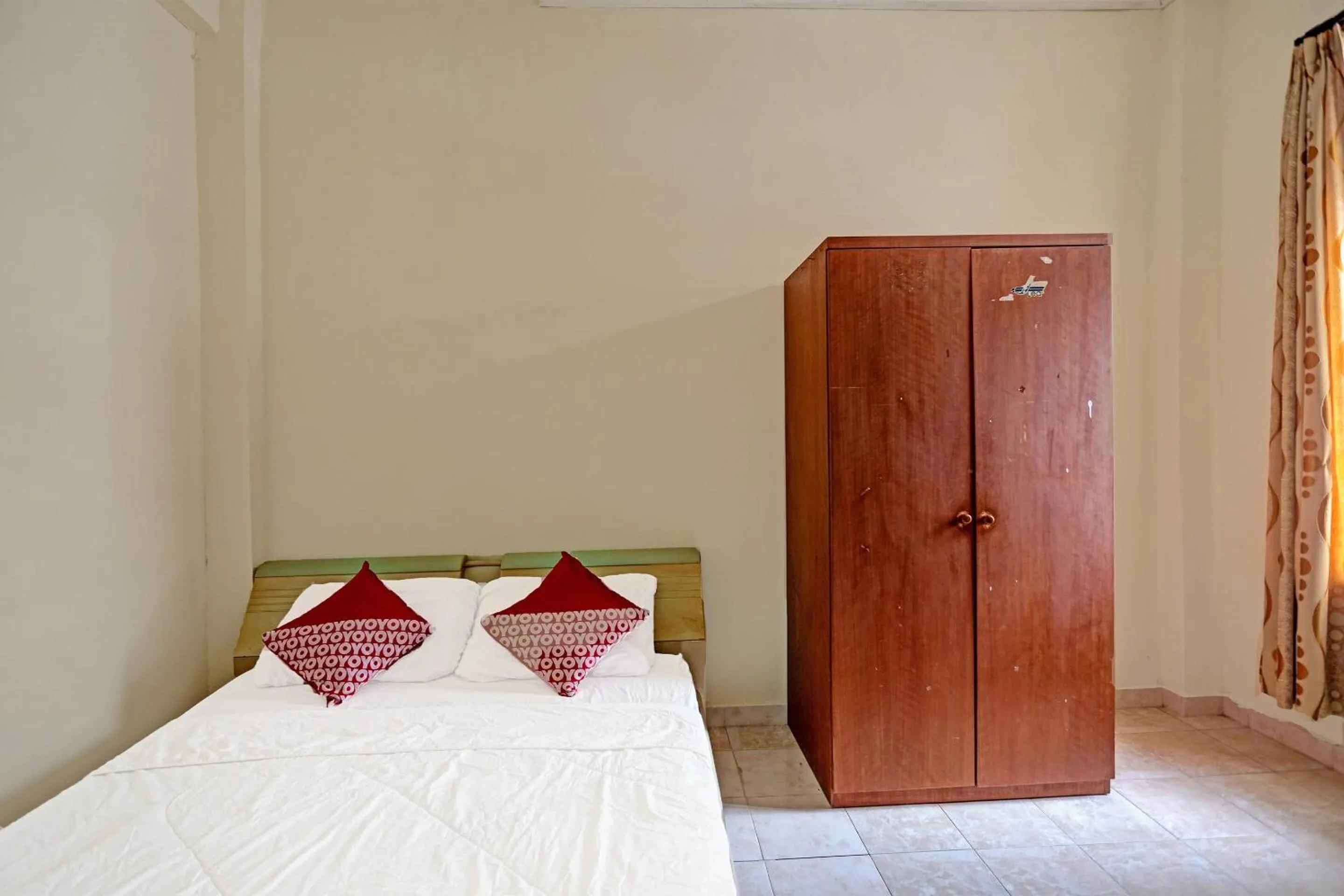 Bedroom, Bed in OYO 91636 Kak Dadut Homestay