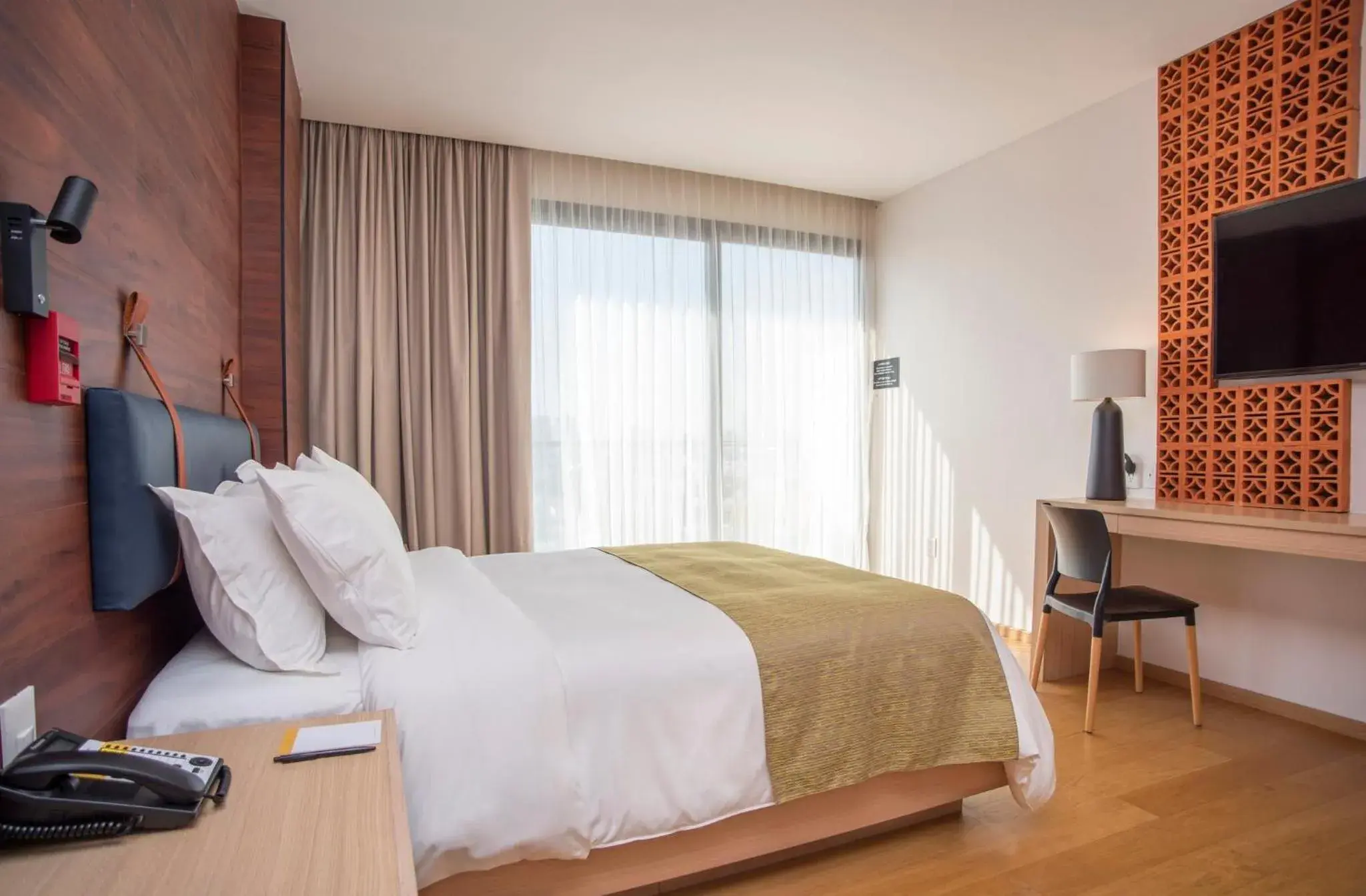 Photo of the whole room, Bed in voco Guadalajara Neruda by IHG Photo of the whole room, Bed in voco Guadalajara Neruda by IHG