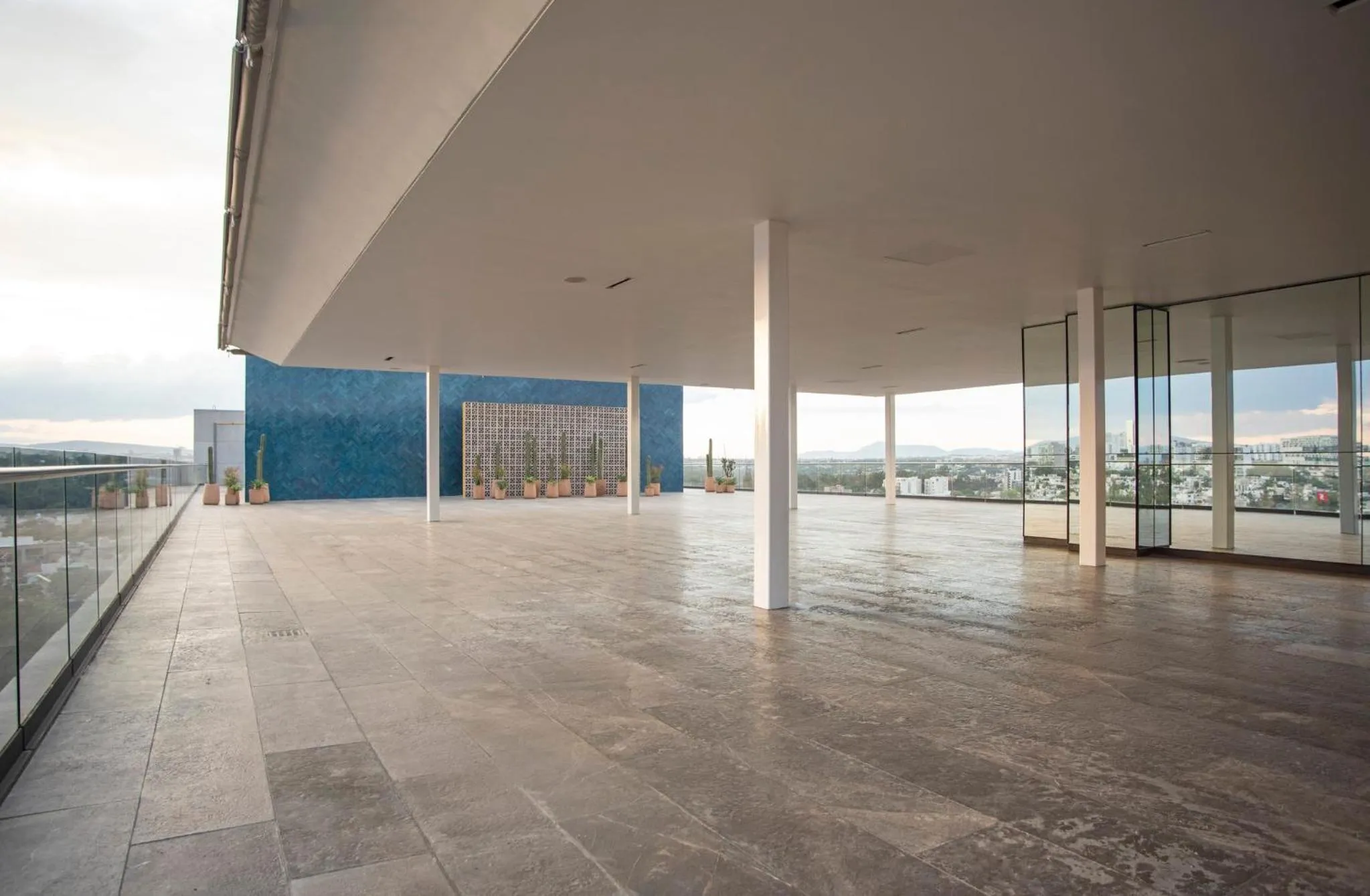 Meeting/conference room in voco Guadalajara Neruda by IHG