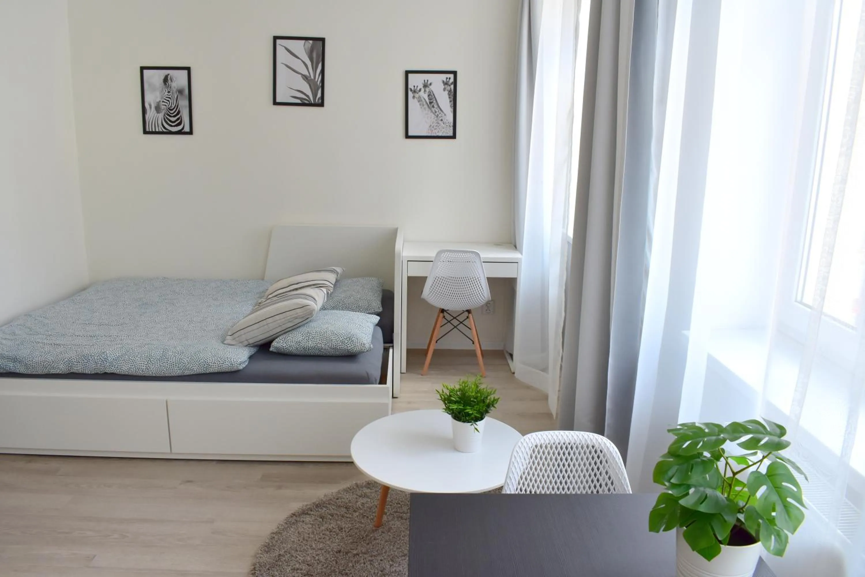 Bedroom, Bed in Seifert Residence