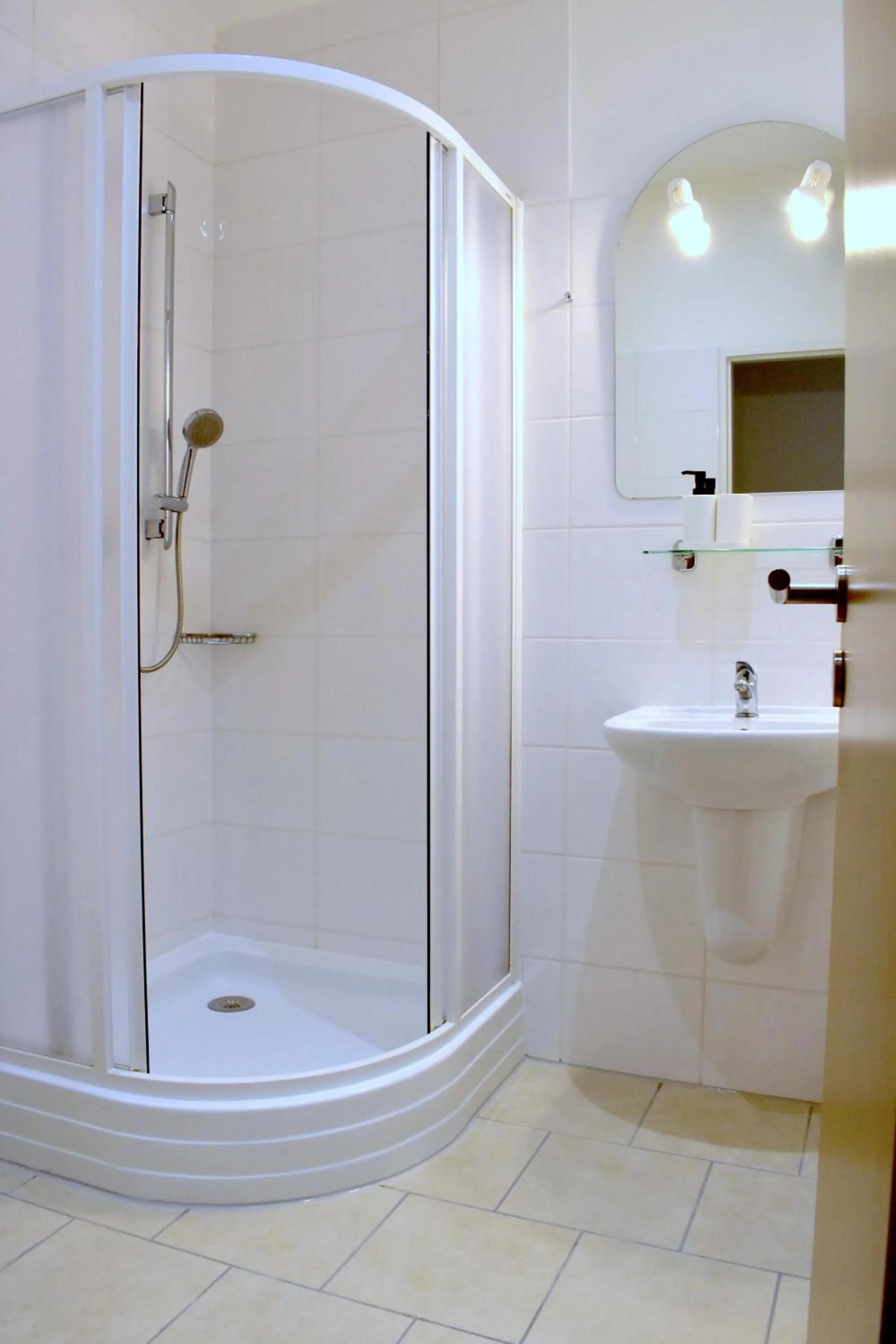 Shower in Seifert Residence