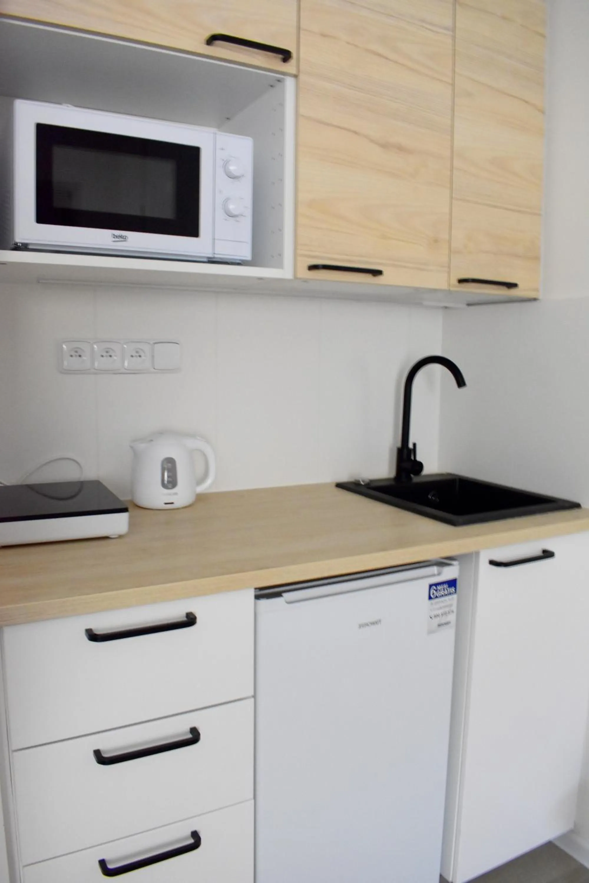 Coffee/tea facilities in Seifert Residence