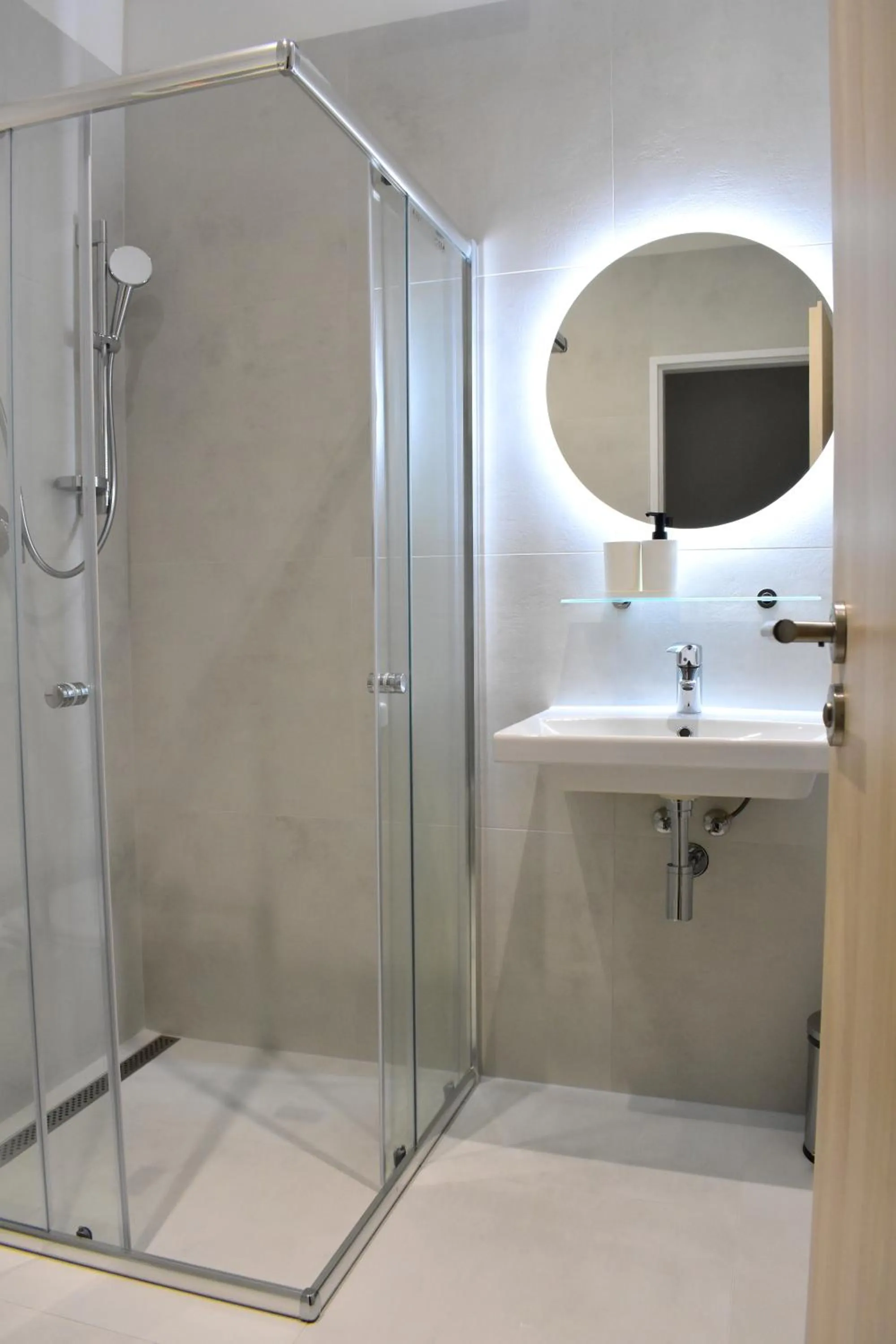 Shower in Seifert Residence