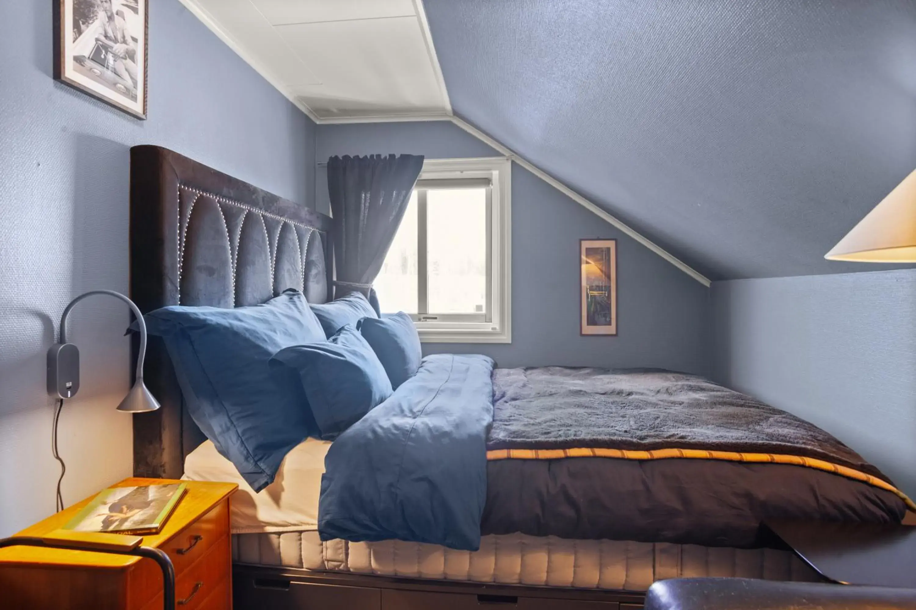 Queen Room with Shared Bathroom in Klara Queen Room with Shared Bathroom in Klara