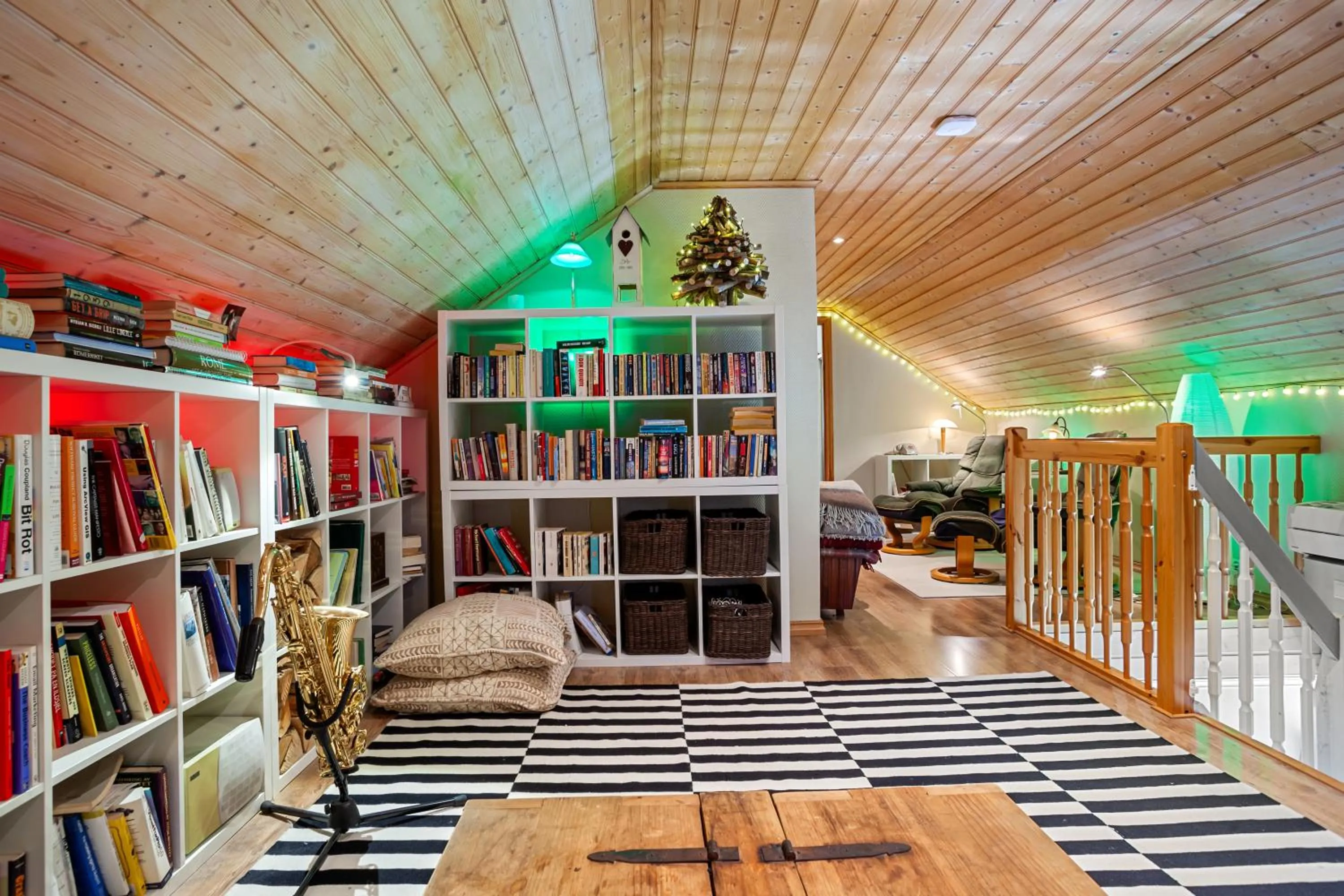 Library, Bed in Klara