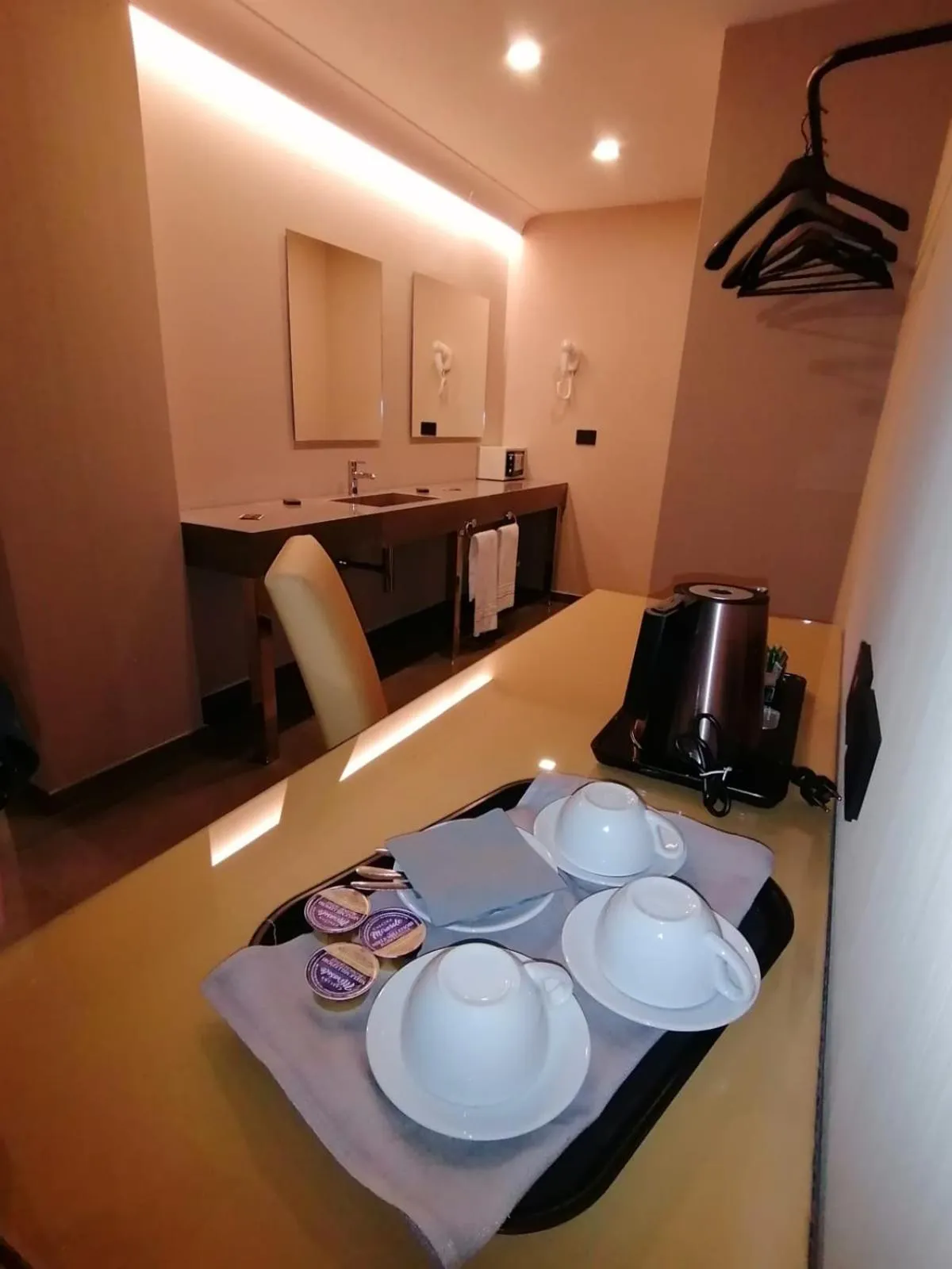 Coffee/tea facilities in Hotel XBusiness
