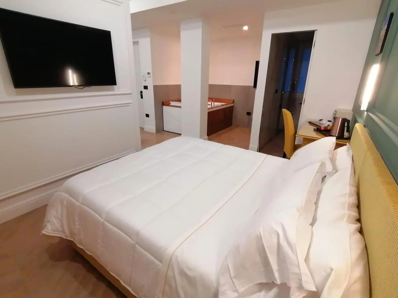 Bed in Hotel XBusiness