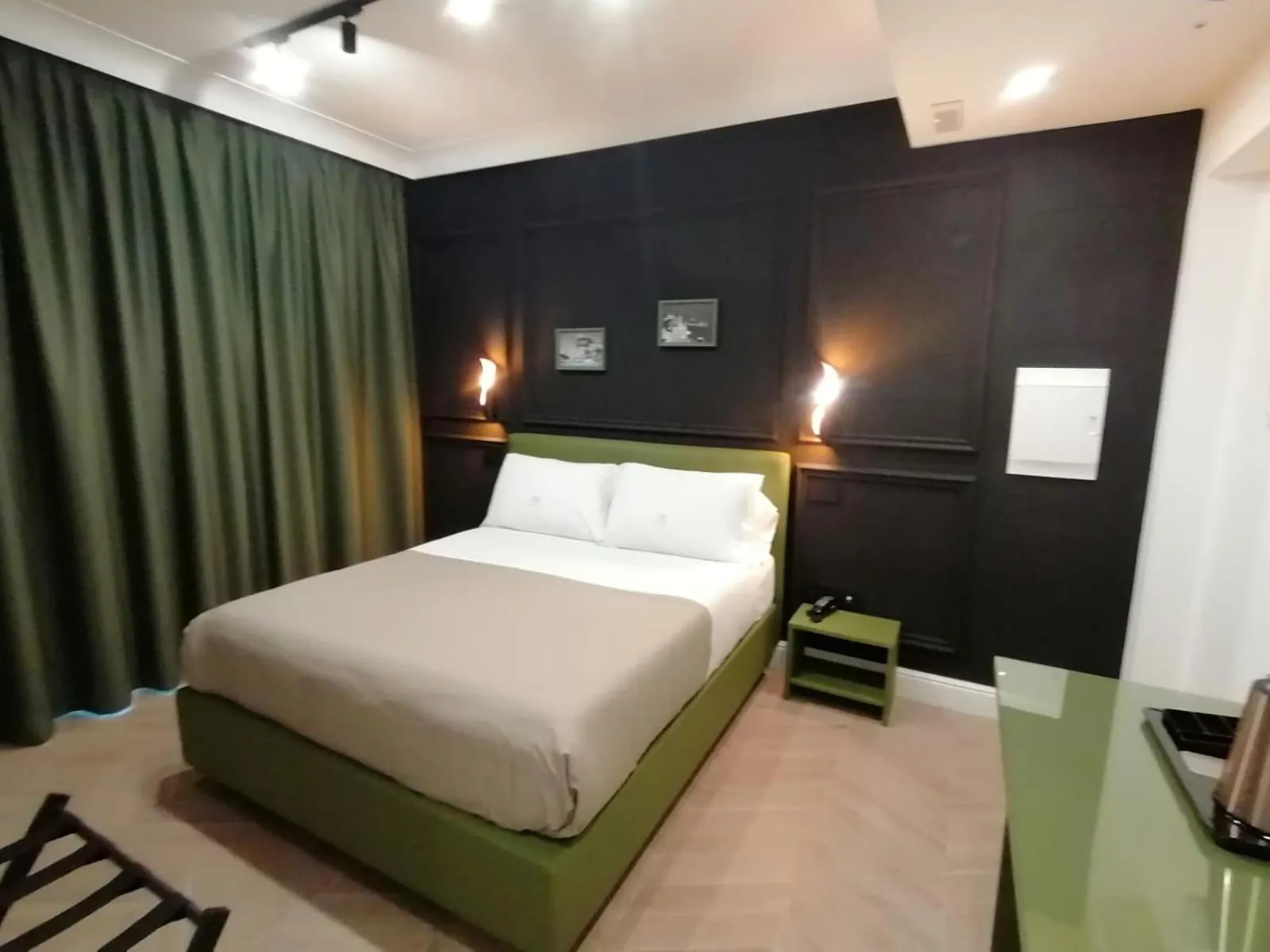 Photo of the whole room, Bed in Hotel XBusiness