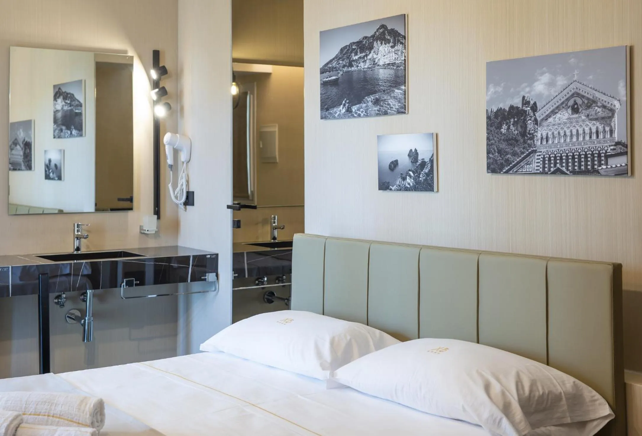 Photo of the whole room, Bed in Hotel XBusiness