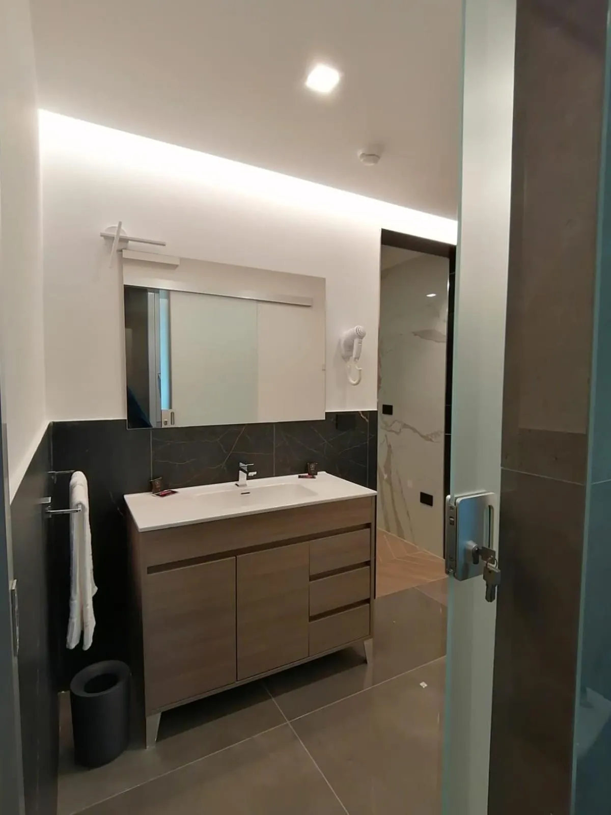 Bathroom in Hotel XBusiness