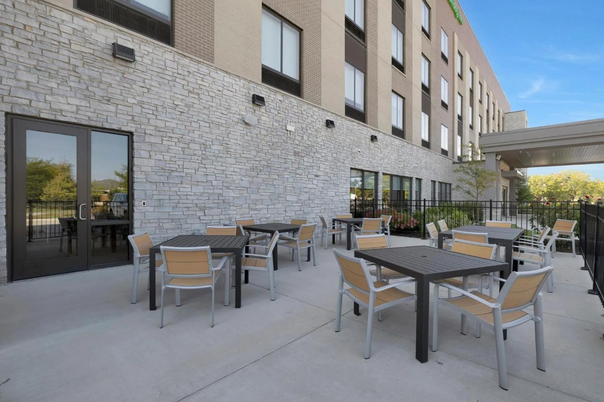 Property building in Holiday Inn - Chicago - Tinley Park by IHG