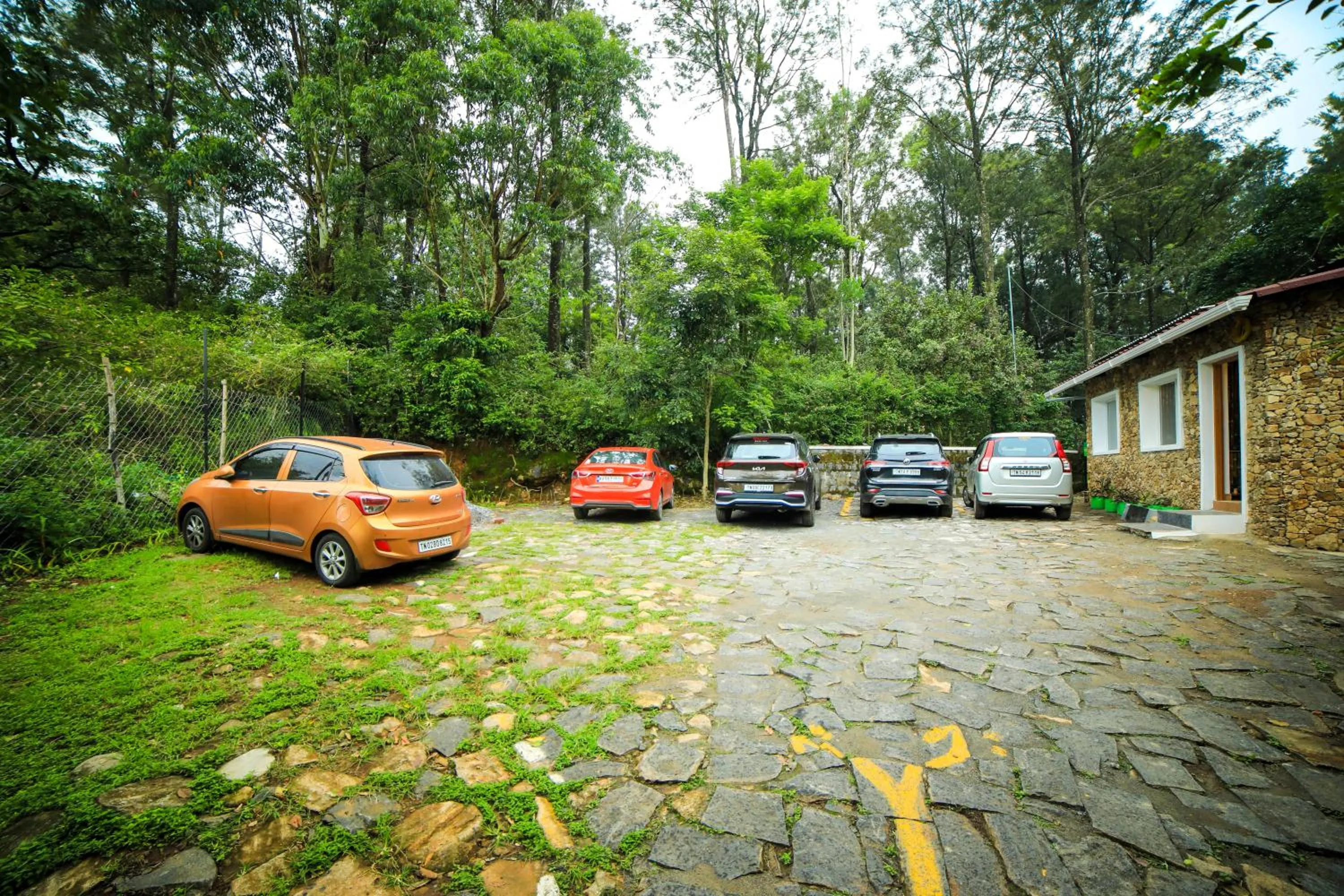 Parking in WOW Bison Woods Organic Veg Resort - Yercaud