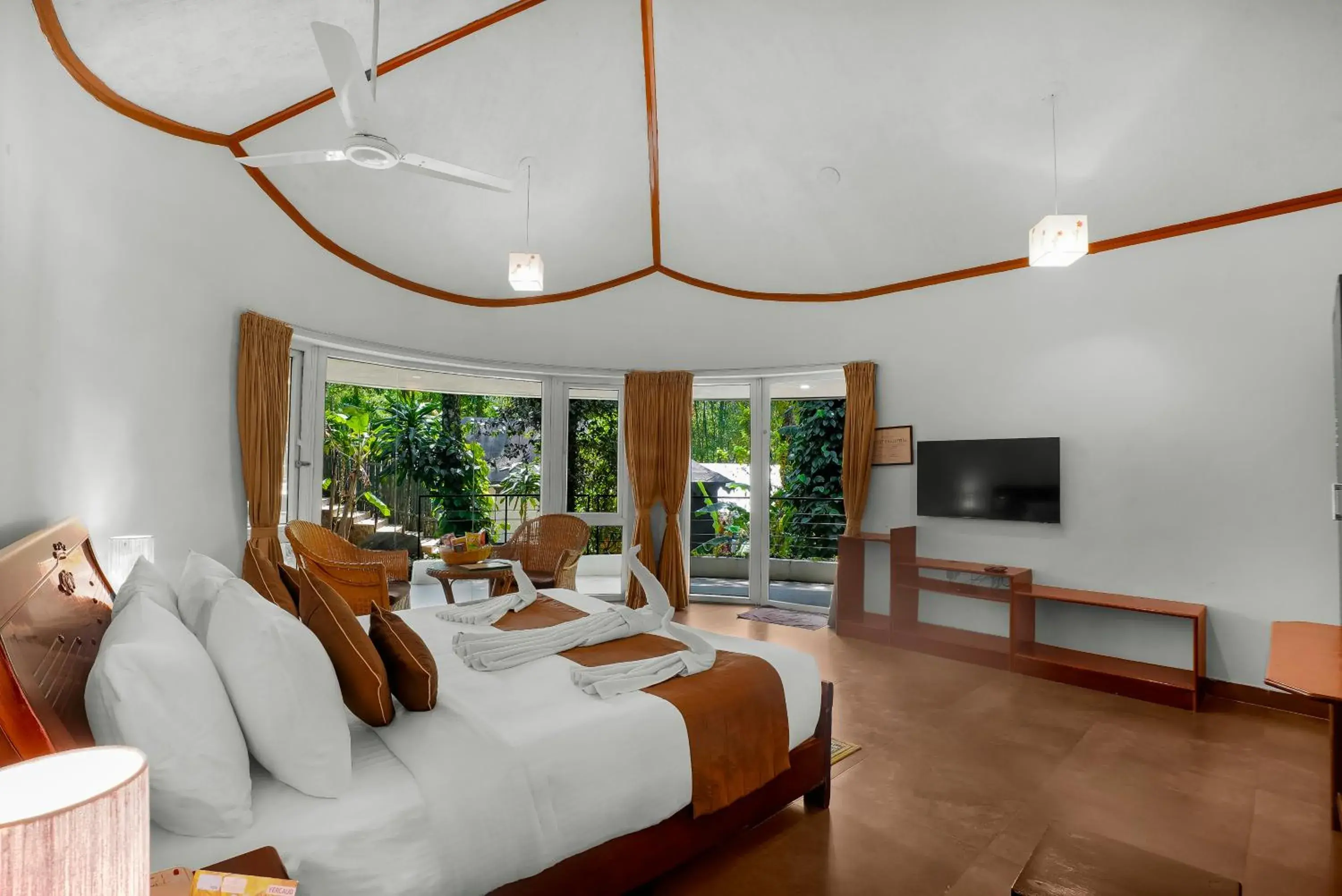 Deluxe King Room in WOW Bison Woods Organic Veg Resort - Yercaud Deluxe King Room in WOW Bison Woods Organic Veg Resort - Yercaud