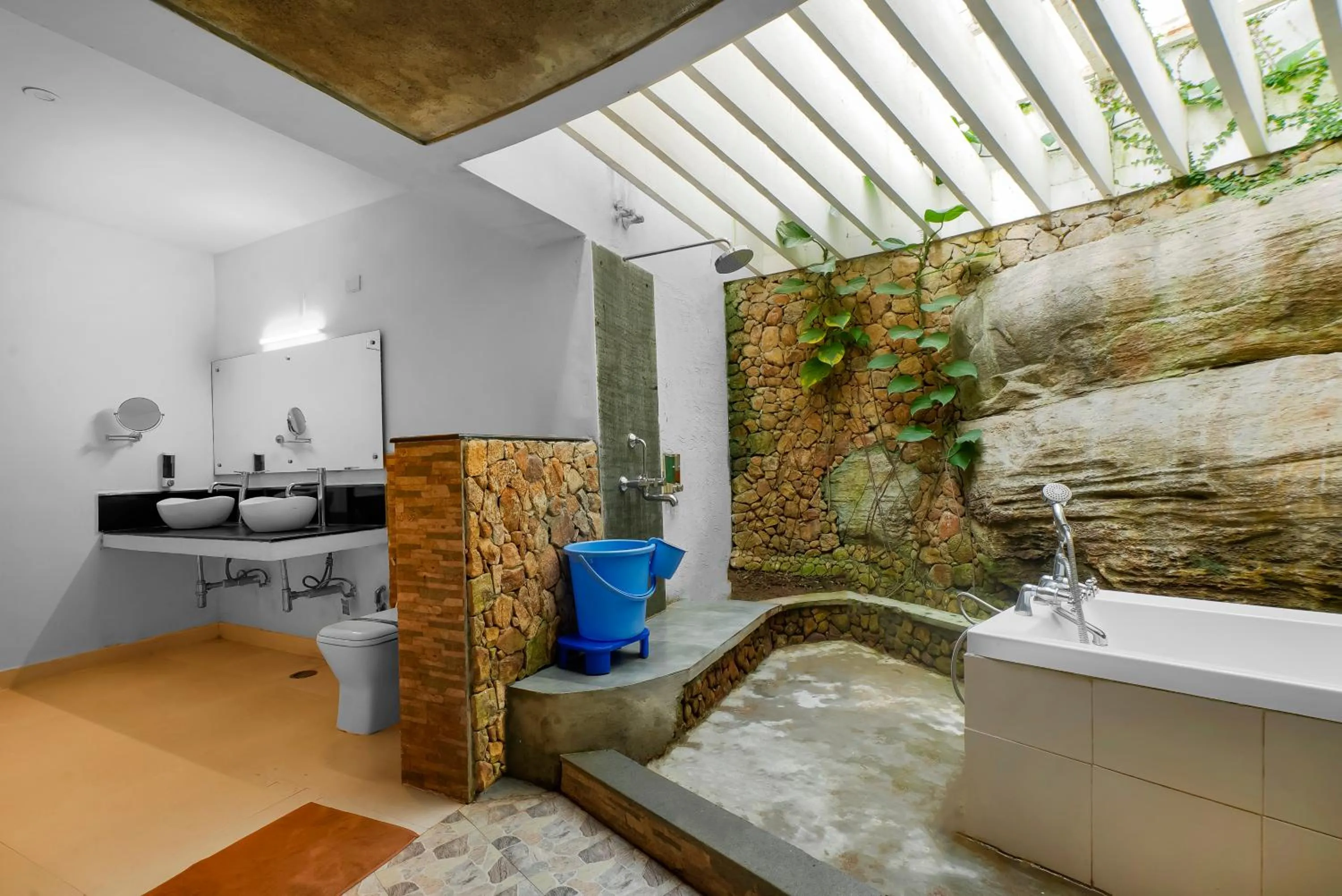 Bathroom in WOW Bison Woods Organic Veg Resort - Yercaud