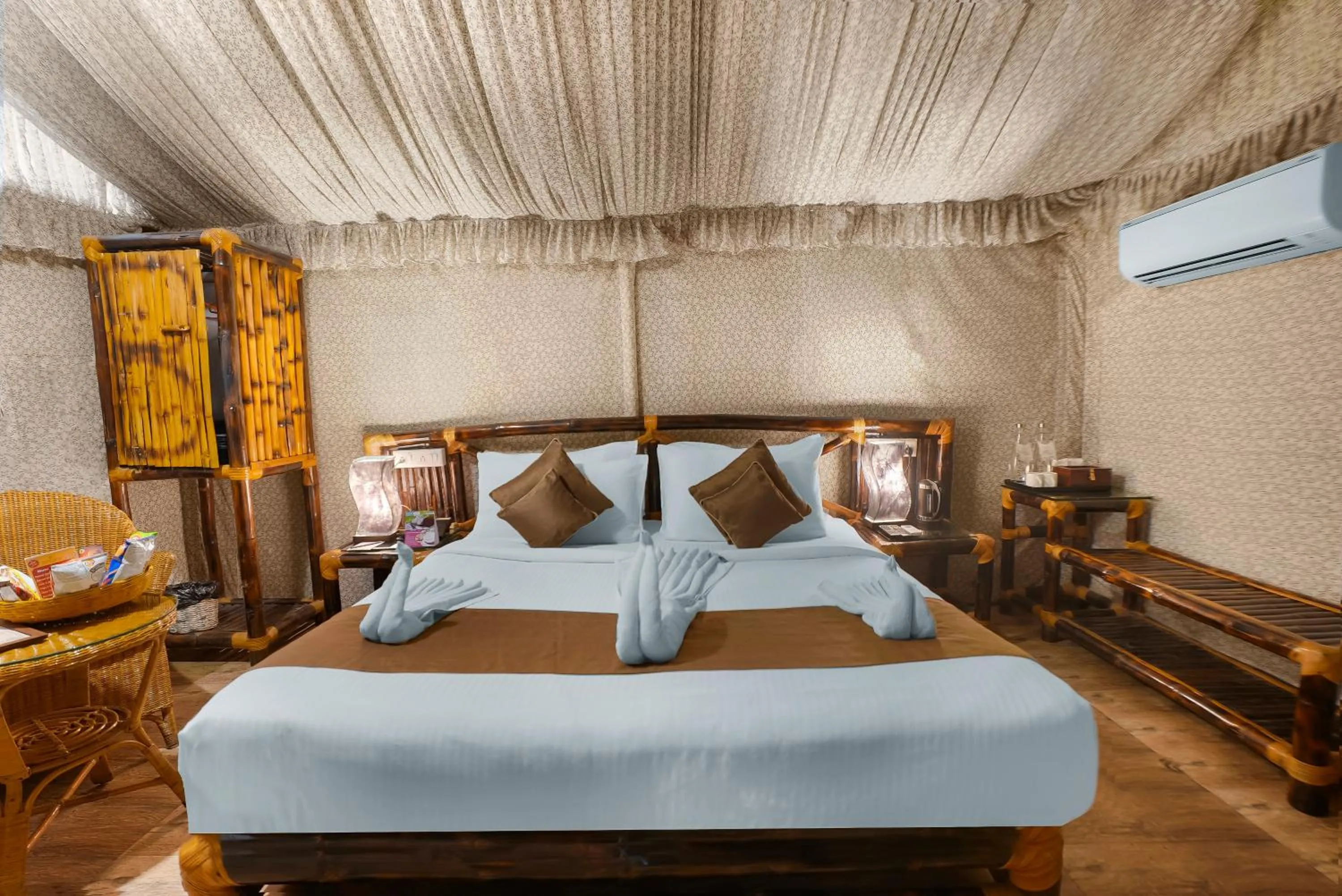 Bedroom, Bed in WOW Bison Woods Organic Veg Resort - Yercaud