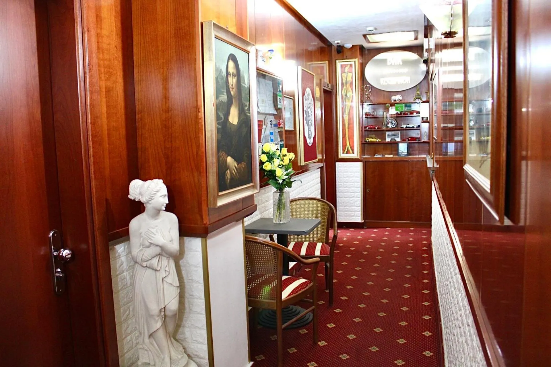 Restaurant/places to eat in Hotel Fiorella Milano