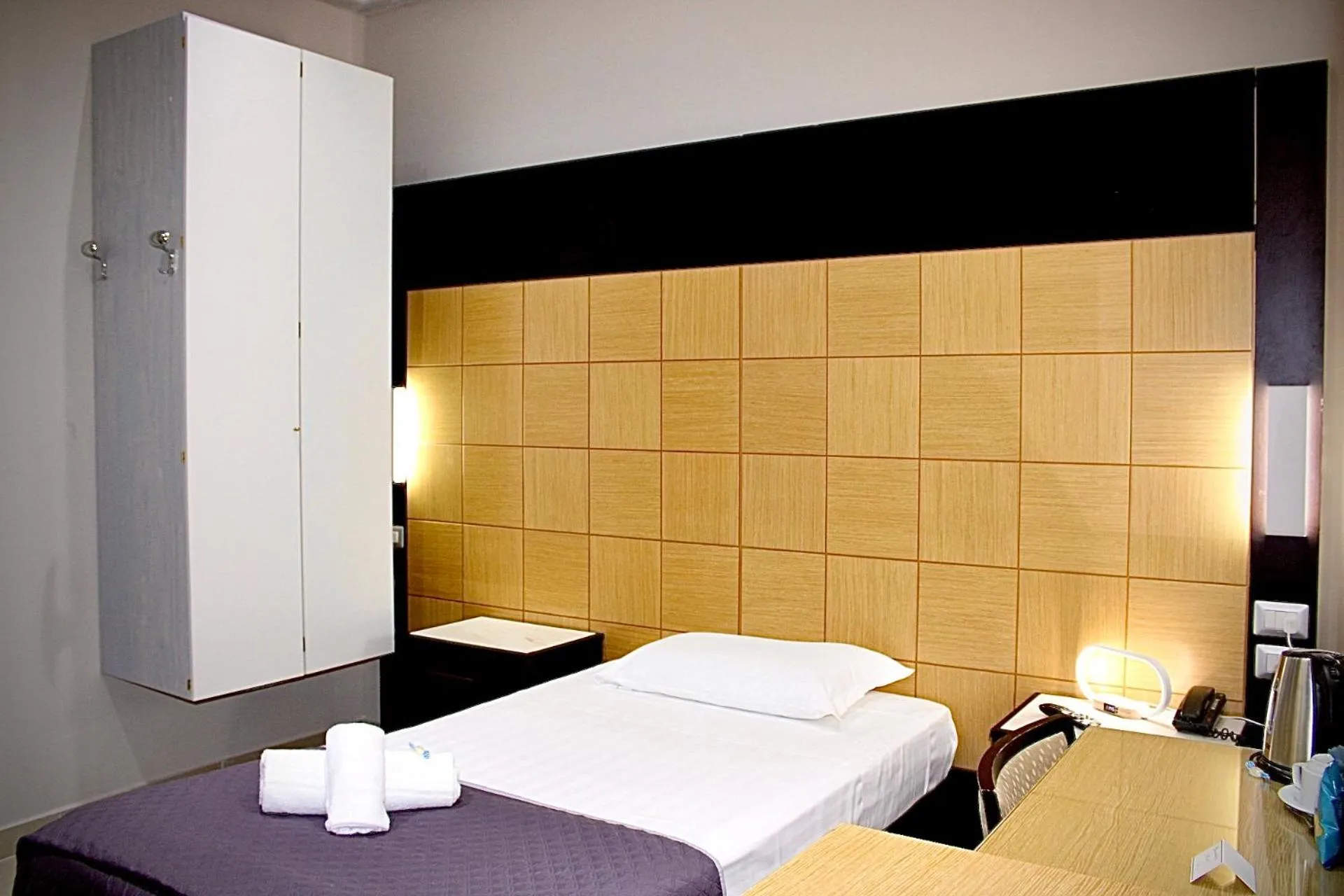 Bed in Hotel Fiorella Milano