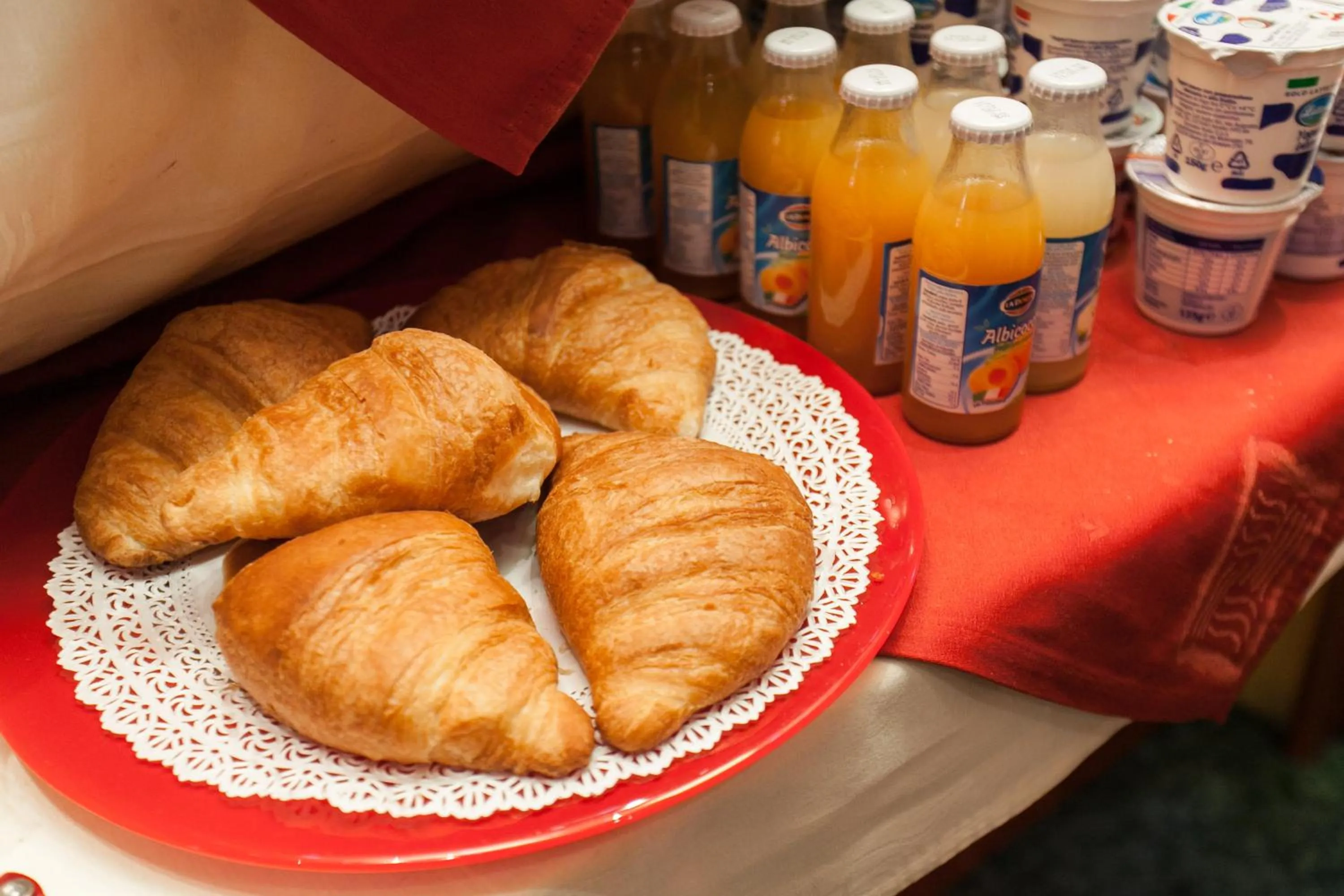 Breakfast in Hotel Fiorella Milano