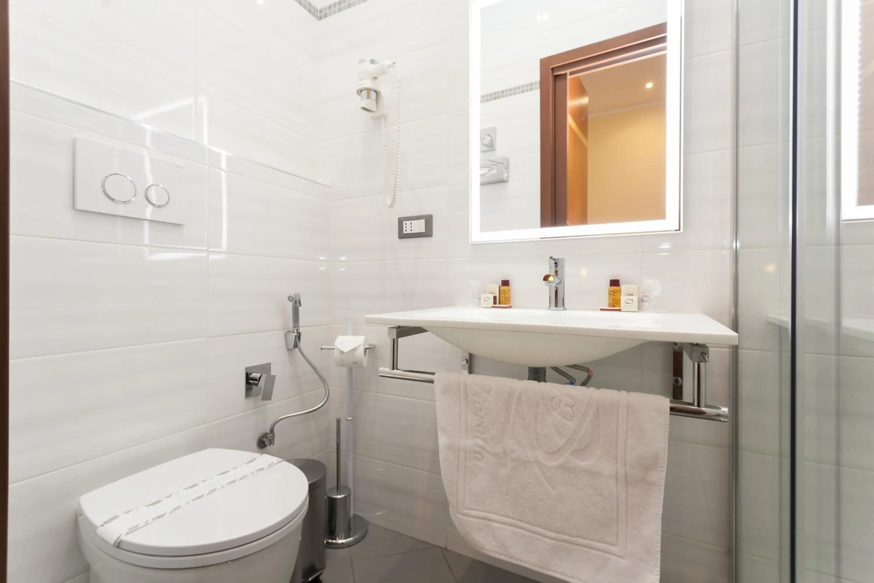 Bathroom in Hotel Fiorella Milano