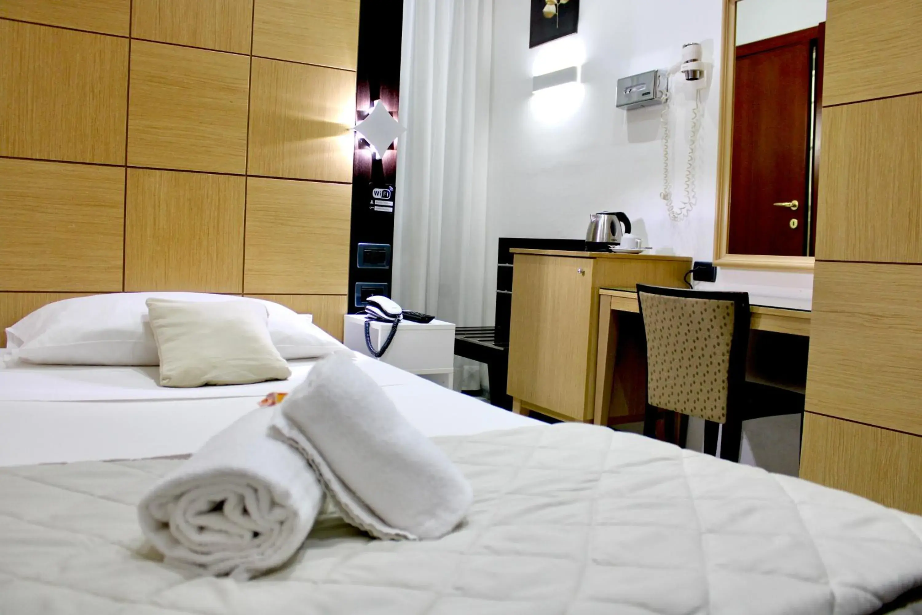 Classic Single Room in Hotel Fiorella Milano Classic Single Room in Hotel Fiorella Milano