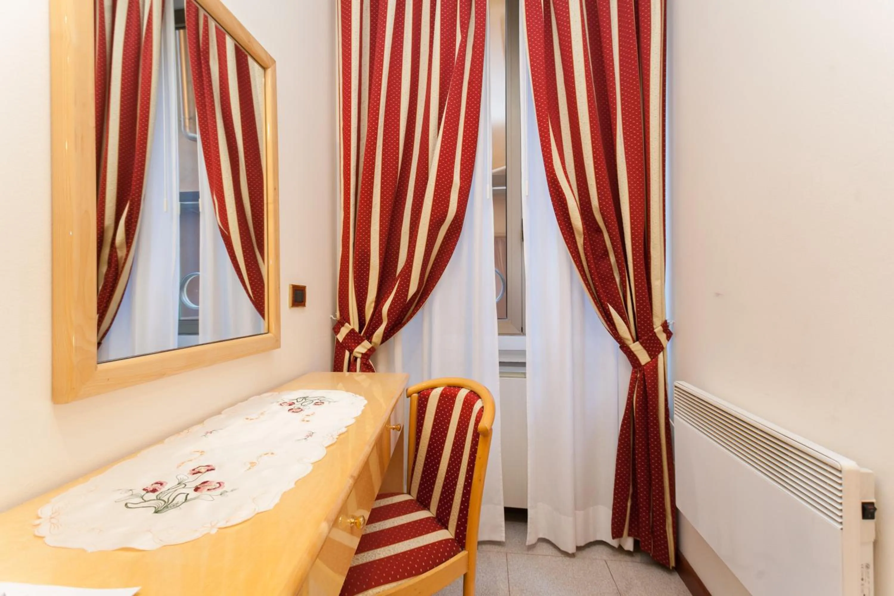 Bedroom, Bed in Hotel Fiorella Milano