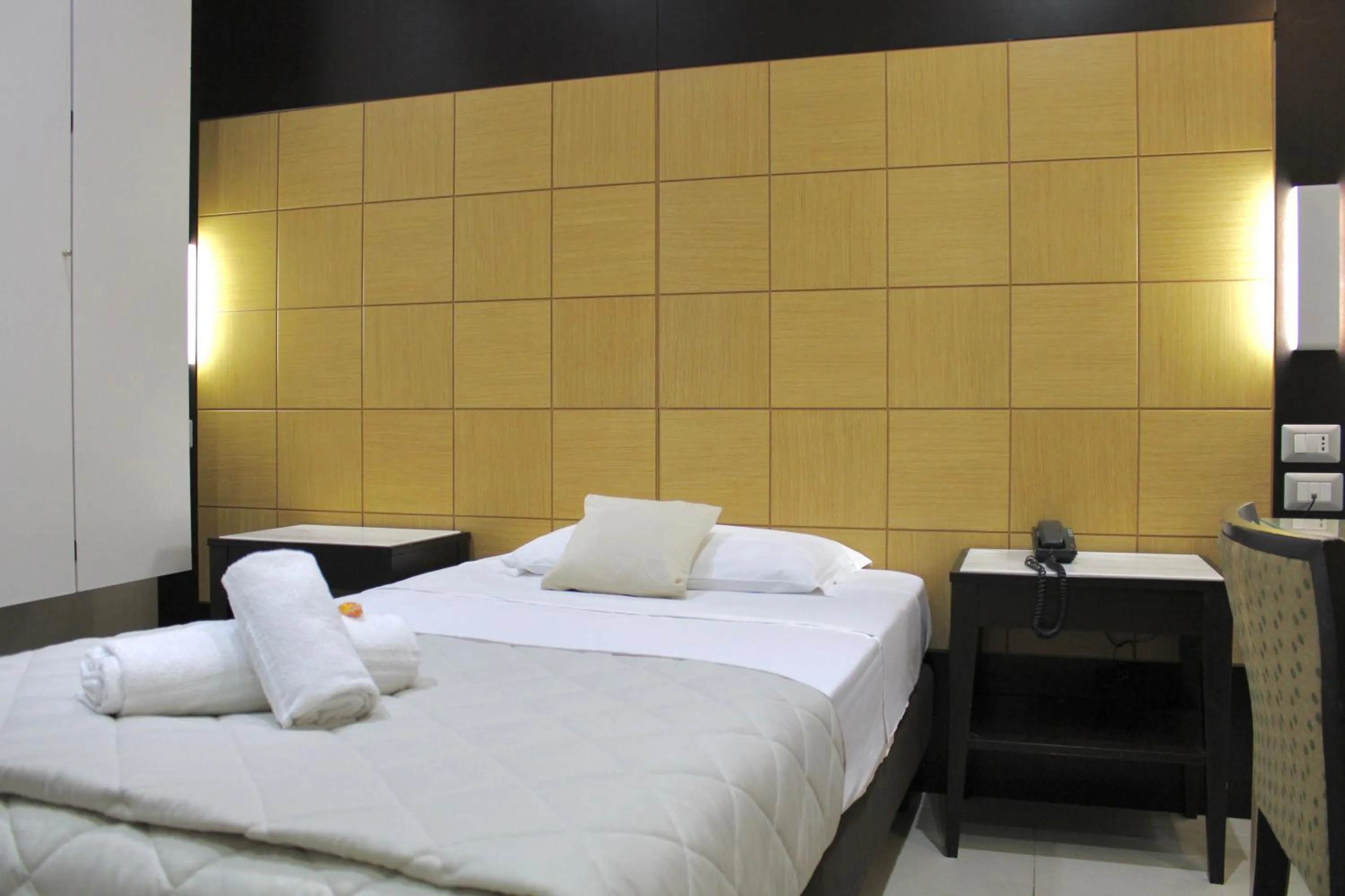 Bedroom, Bed in Hotel Fiorella Milano