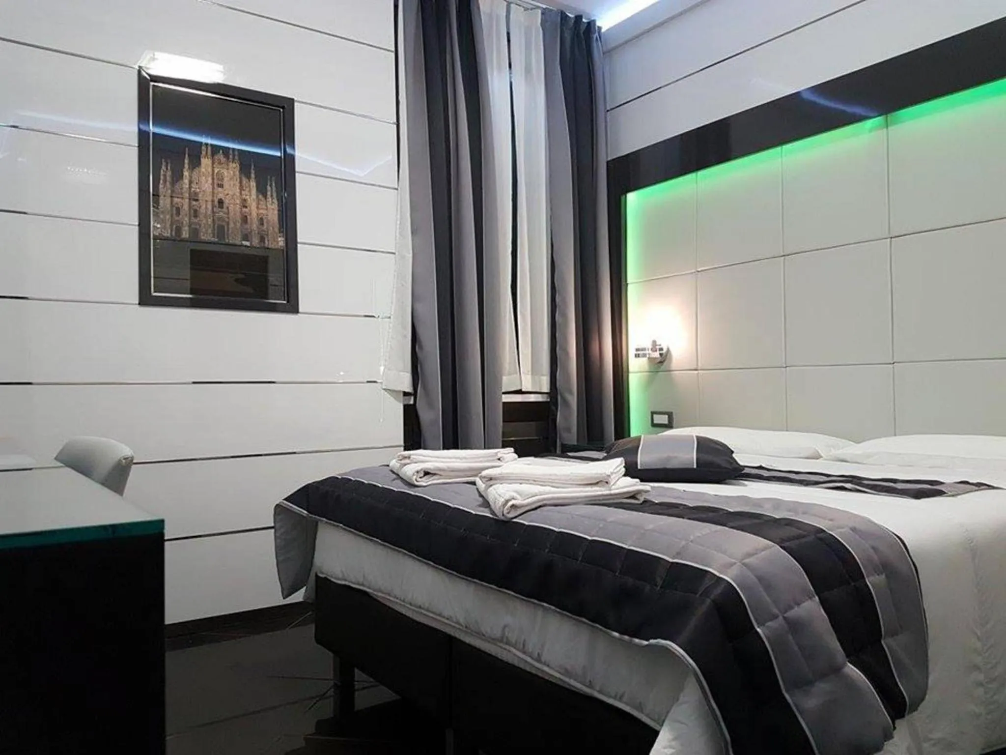Bedroom, Bed in Hotel Fiorella Milano