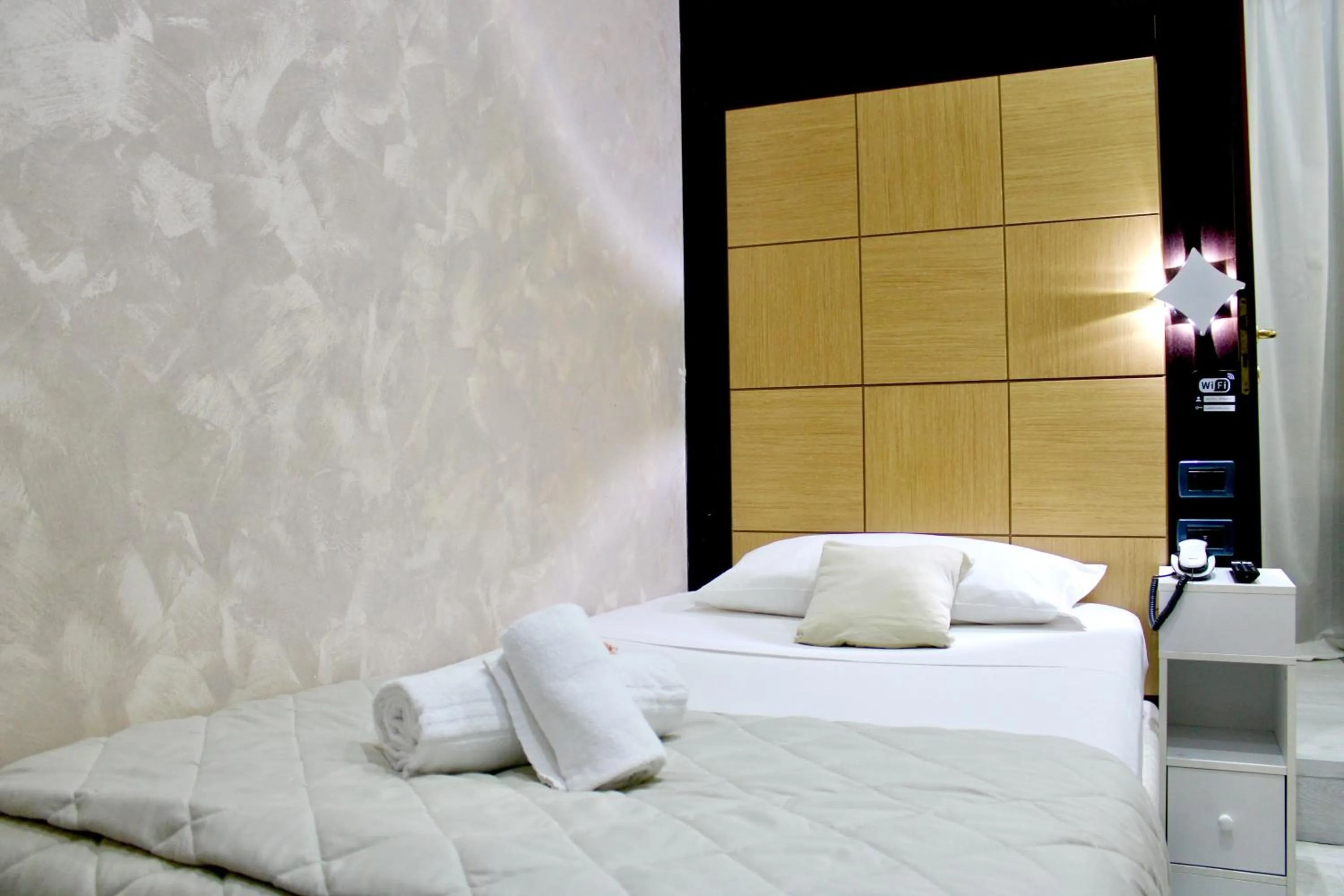 Bed in Hotel Fiorella Milano