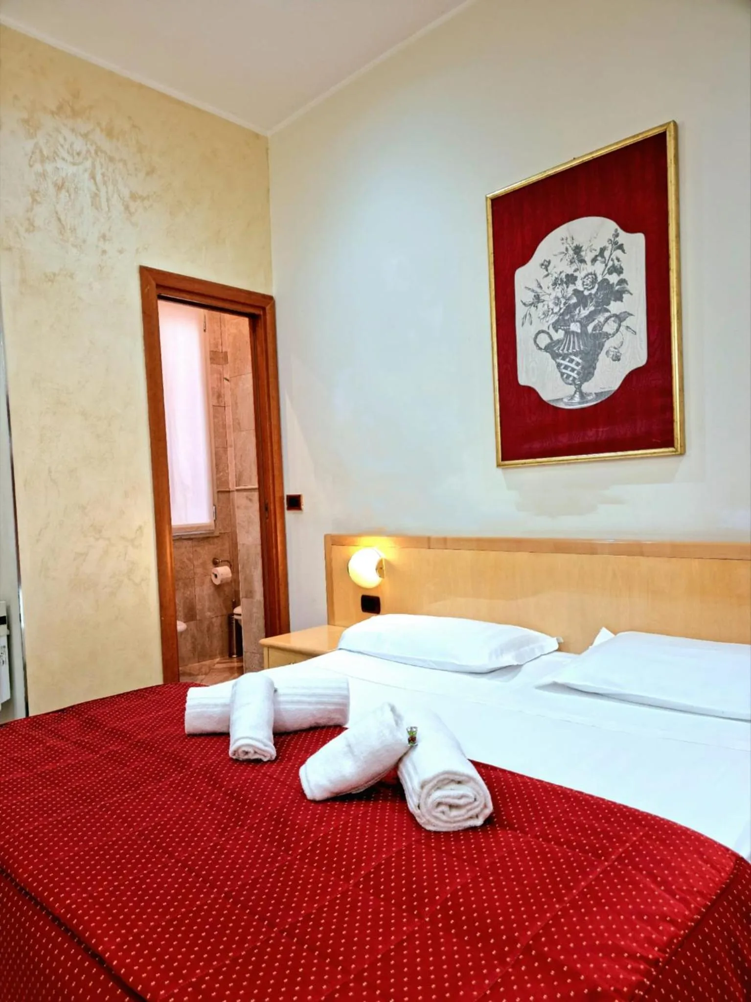 Bedroom, Bed in Hotel Fiorella Milano