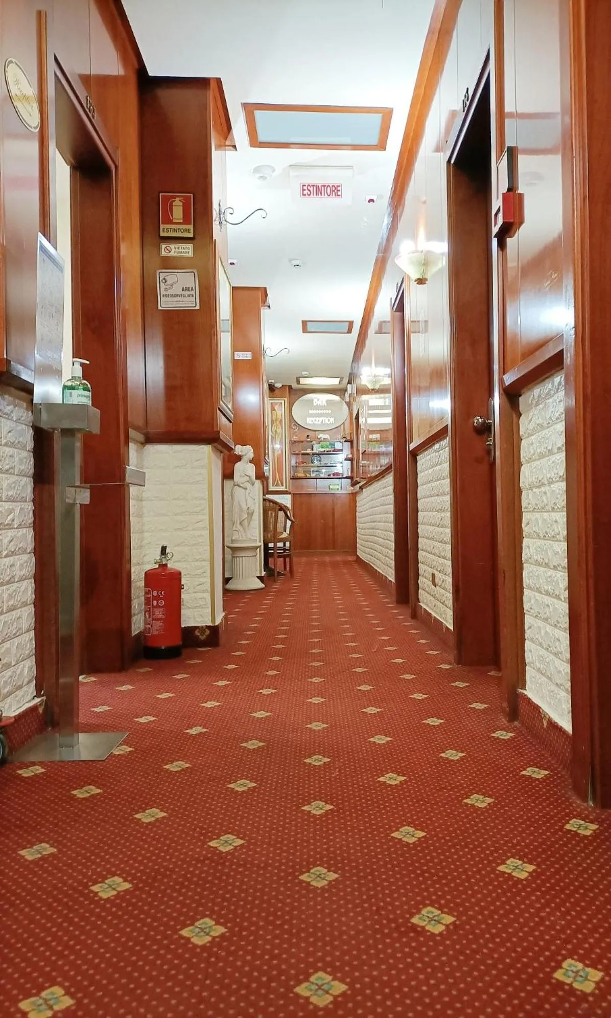 Property building in Hotel Fiorella Milano