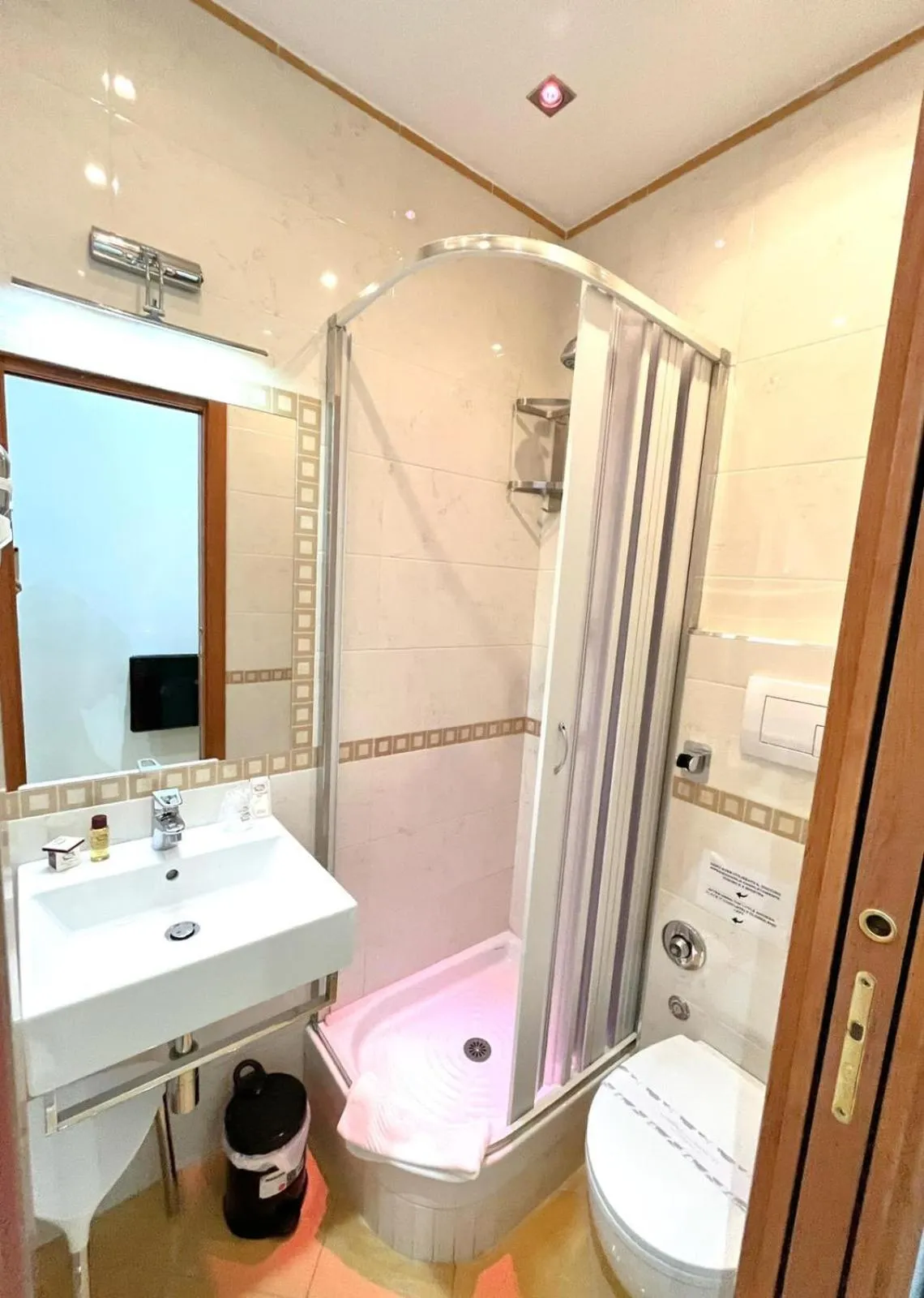 Bathroom in Hotel Fiorella Milano