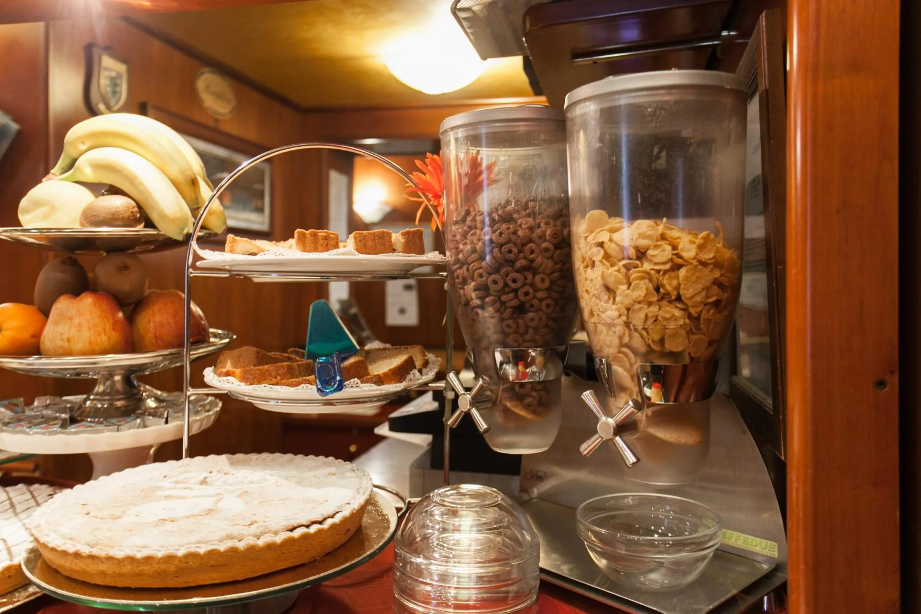 Breakfast in Hotel Fiorella Milano